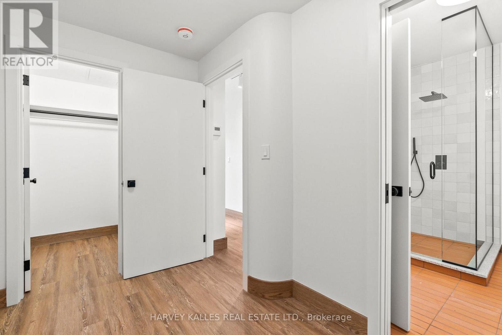 One - 663 Greenwood Avenue, Toronto, Ontario M4J 4B3 - Photo 7 - E13803548