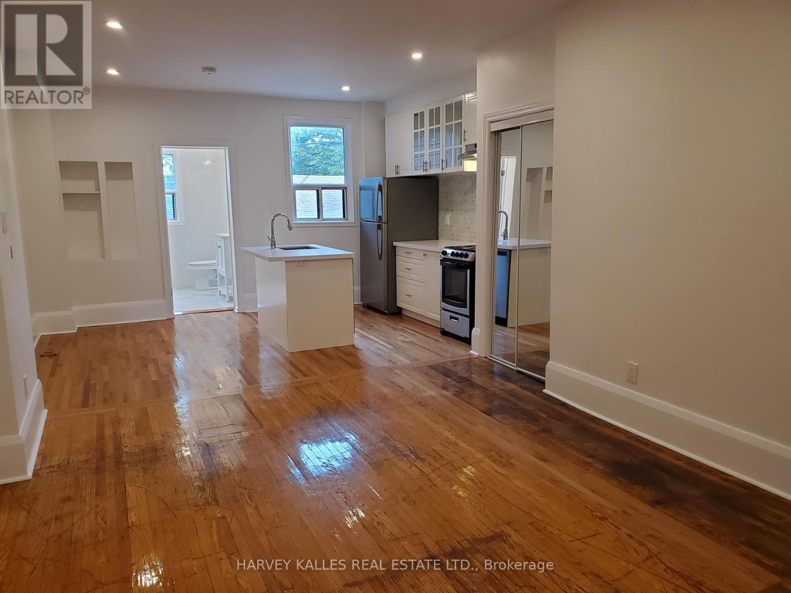 MAIN - 1300 LANSDOWNE AVENUE, Toronto, Ontario