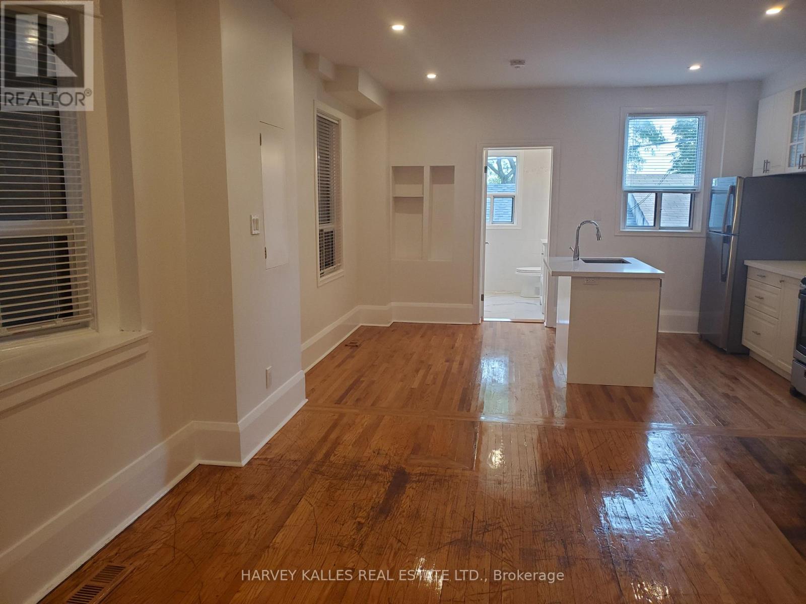 Main - 1300 Lansdowne Avenue, Toronto, Ontario M6K 2V9 - Photo 10 - W13807080
