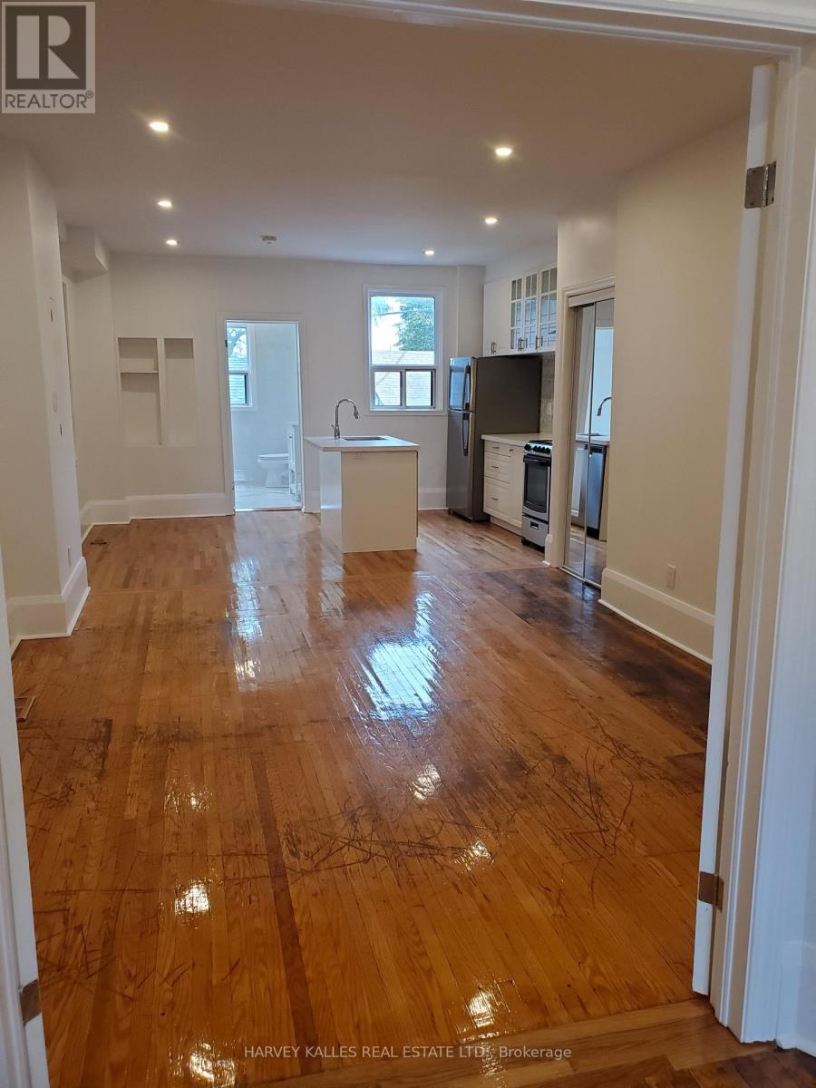 Main - 1300 Lansdowne Avenue, Toronto, Ontario M6K 2V9 - Photo 12 - W13807080