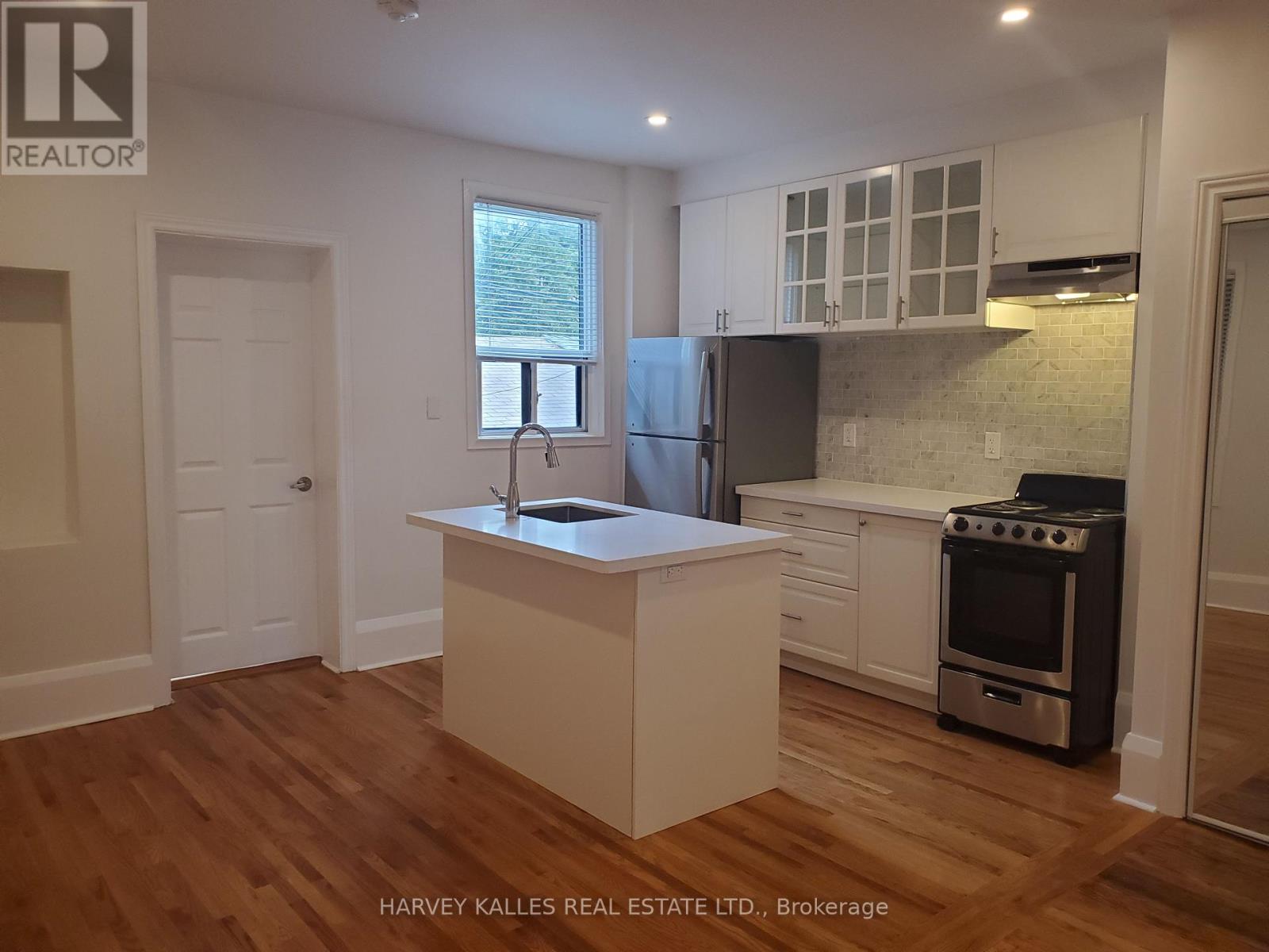 Main - 1300 Lansdowne Avenue, Toronto, Ontario M6K 2V9 - Photo 15 - W13807080