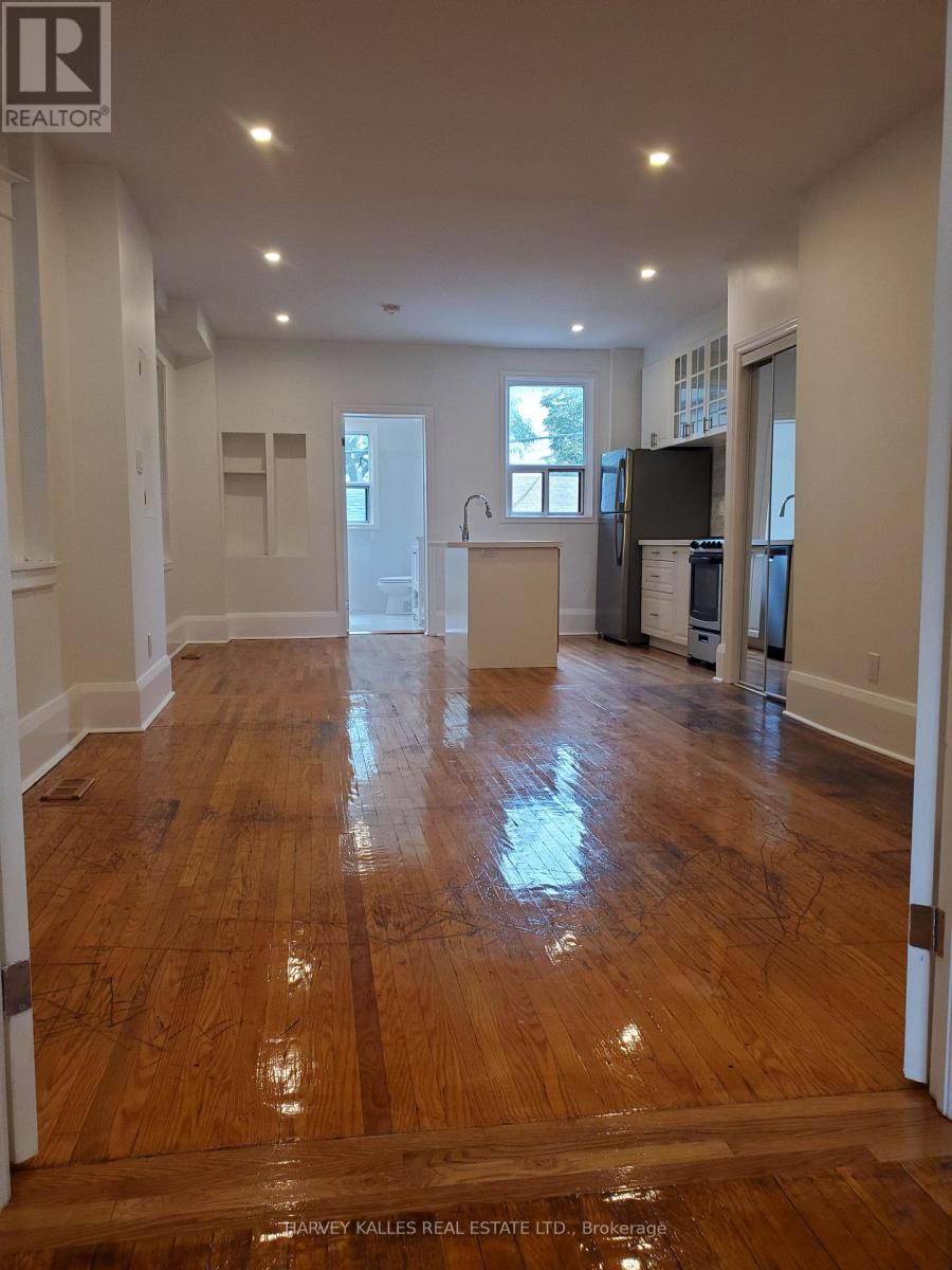 Main - 1300 Lansdowne Avenue, Toronto, Ontario M6K 2V9 - Photo 2 - W13807080