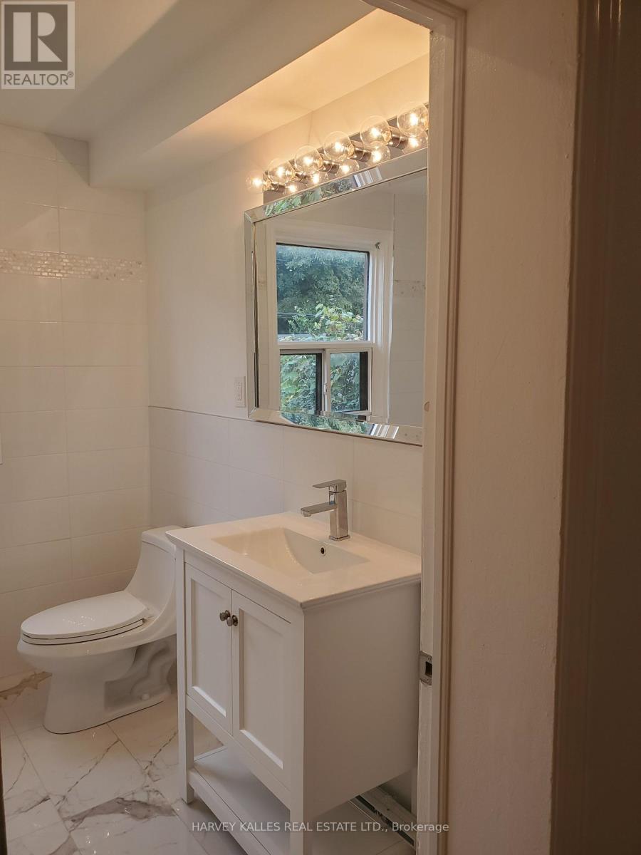 Main - 1300 Lansdowne Avenue, Toronto, Ontario M6K 2V9 - Photo 37 - W13807080