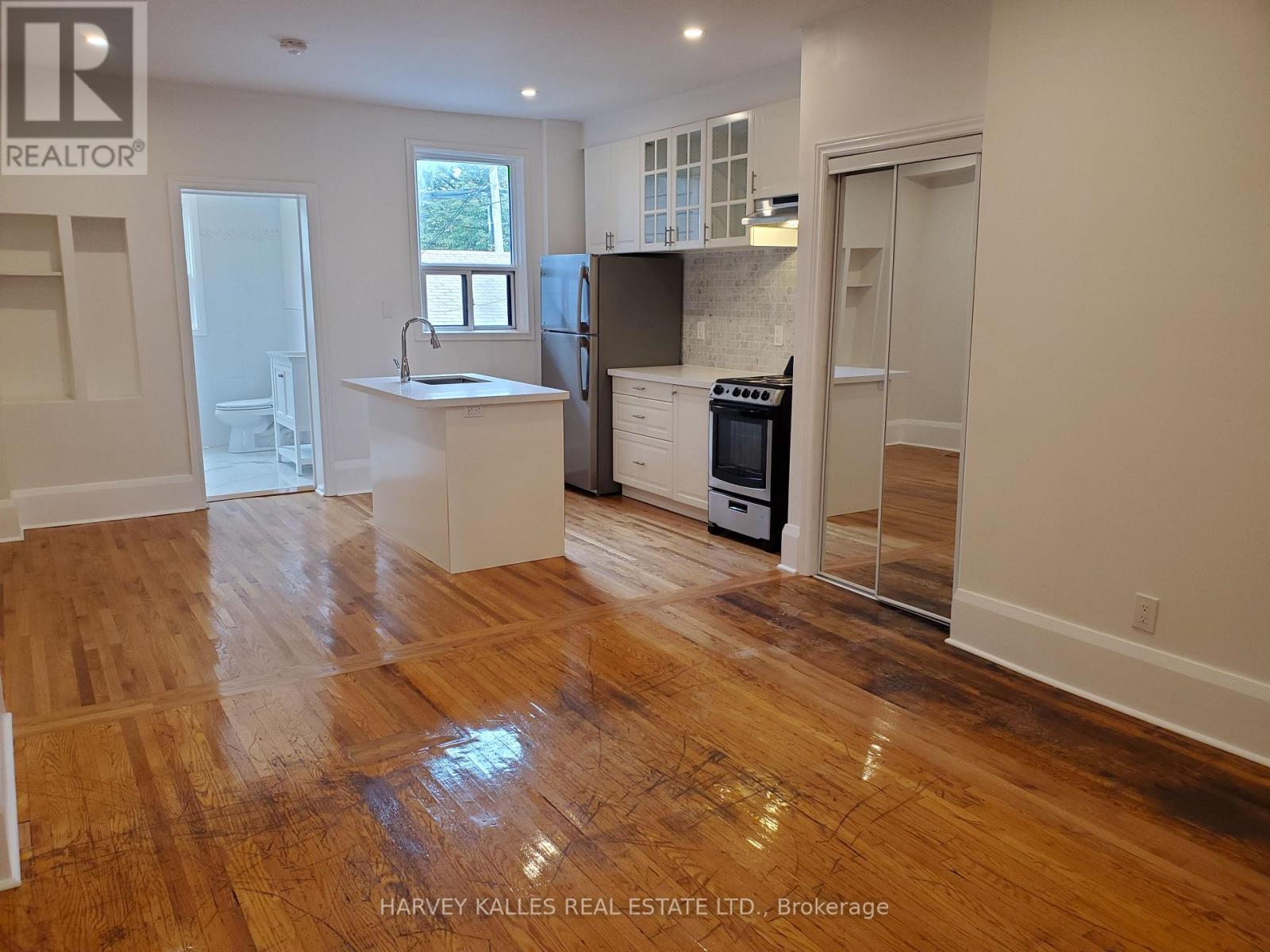 Main - 1300 Lansdowne Avenue, Toronto, Ontario M6K 2V9 - Photo 7 - W13807080