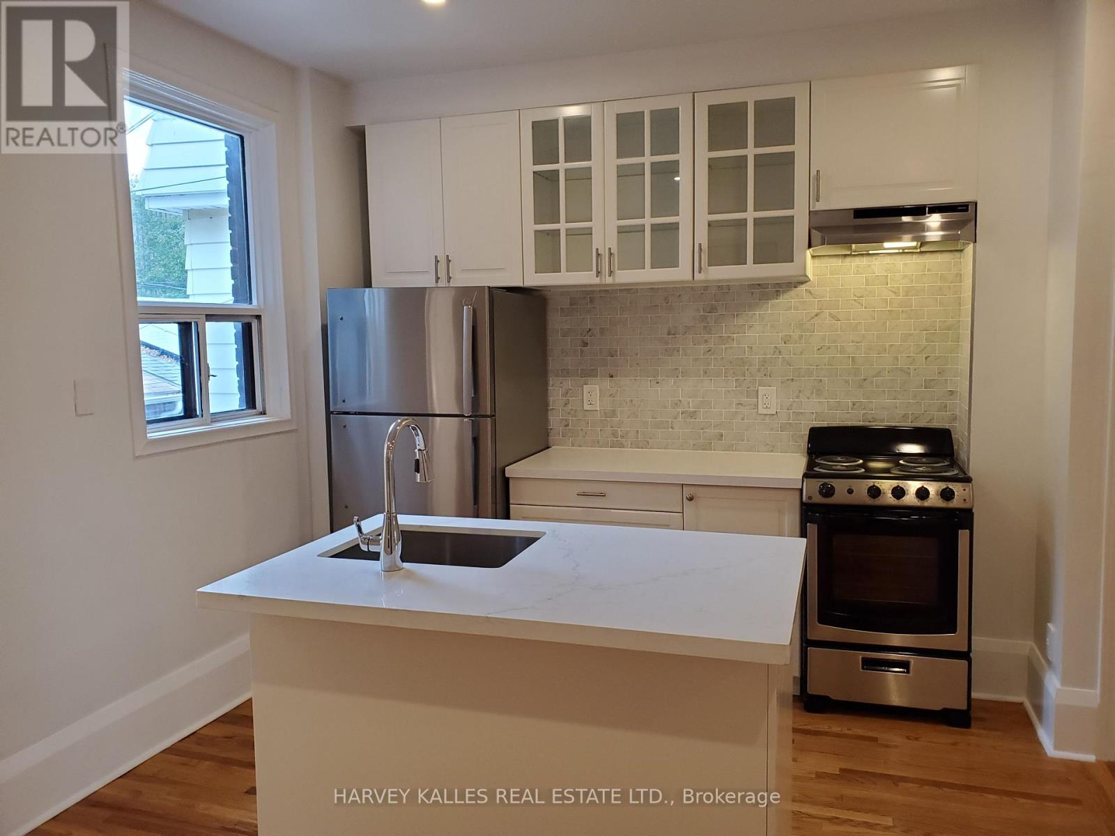 Main - 1300 Lansdowne Avenue, Toronto, Ontario M6K 2V9 - Photo 8 - W13807080