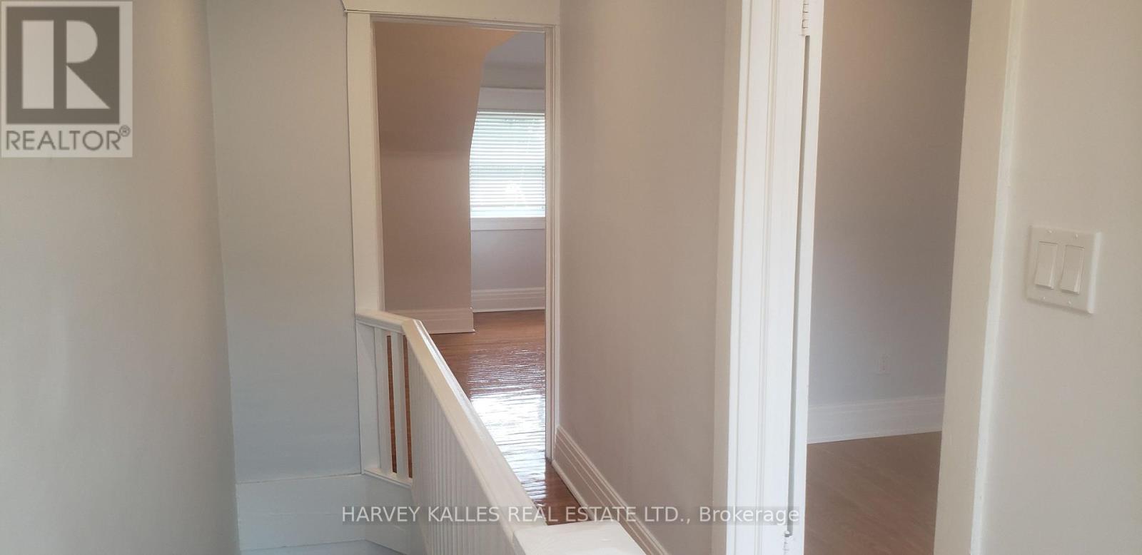 Upper - 226 Ashworth Avenue, Toronto, Ontario  M6G 2A7 - Photo 11 - C13807250