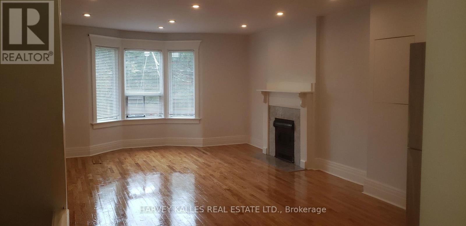 Upper - 226 Ashworth Avenue, Toronto, Ontario  M6G 2A7 - Photo 4 - C13807250