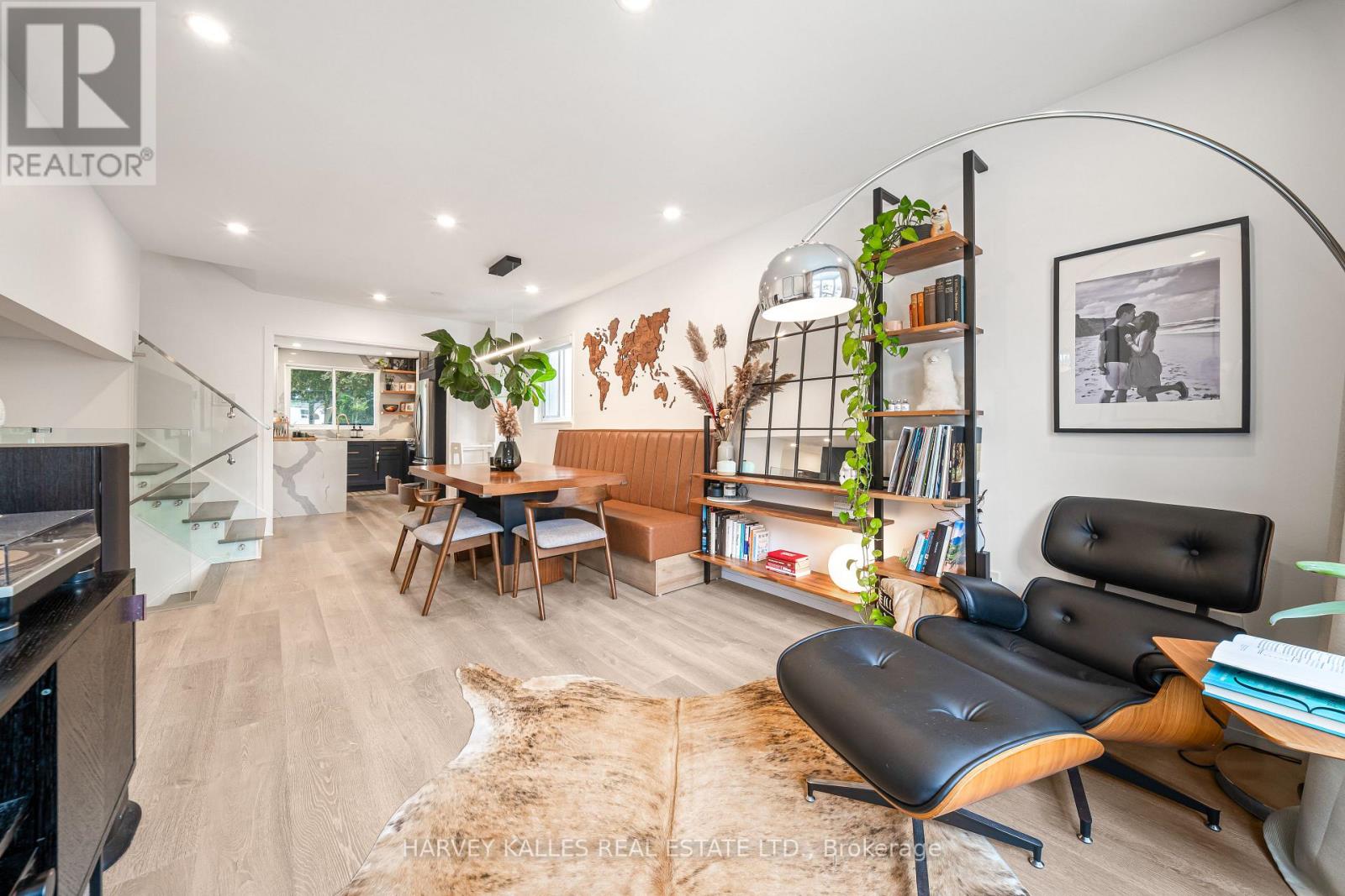 213 SIMONSTON BOULEVARD, Markham, Ontario