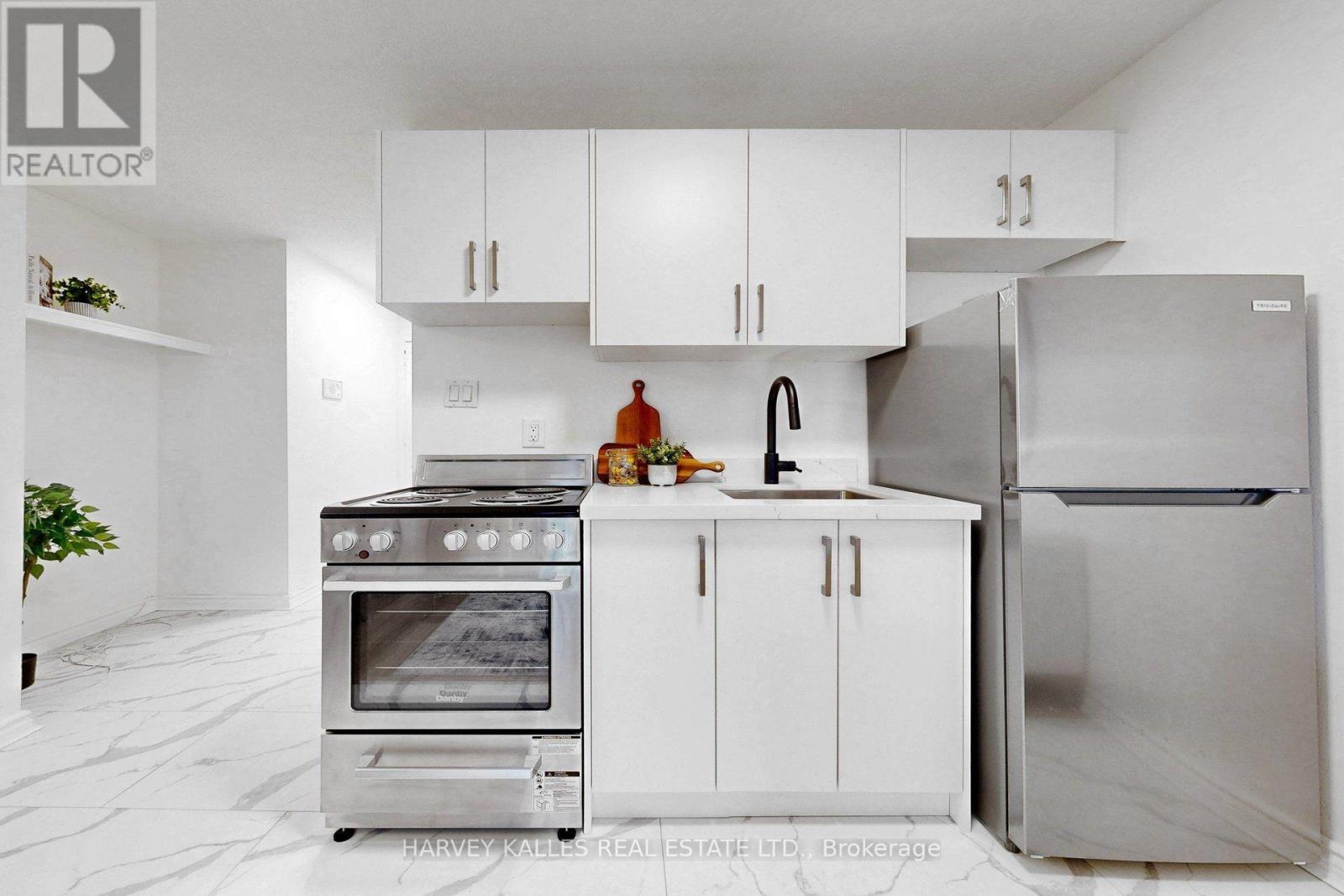 315 - 123 Woodbine Avenue, Toronto, Ontario M4L 3V8 - Photo 7 - E13810186