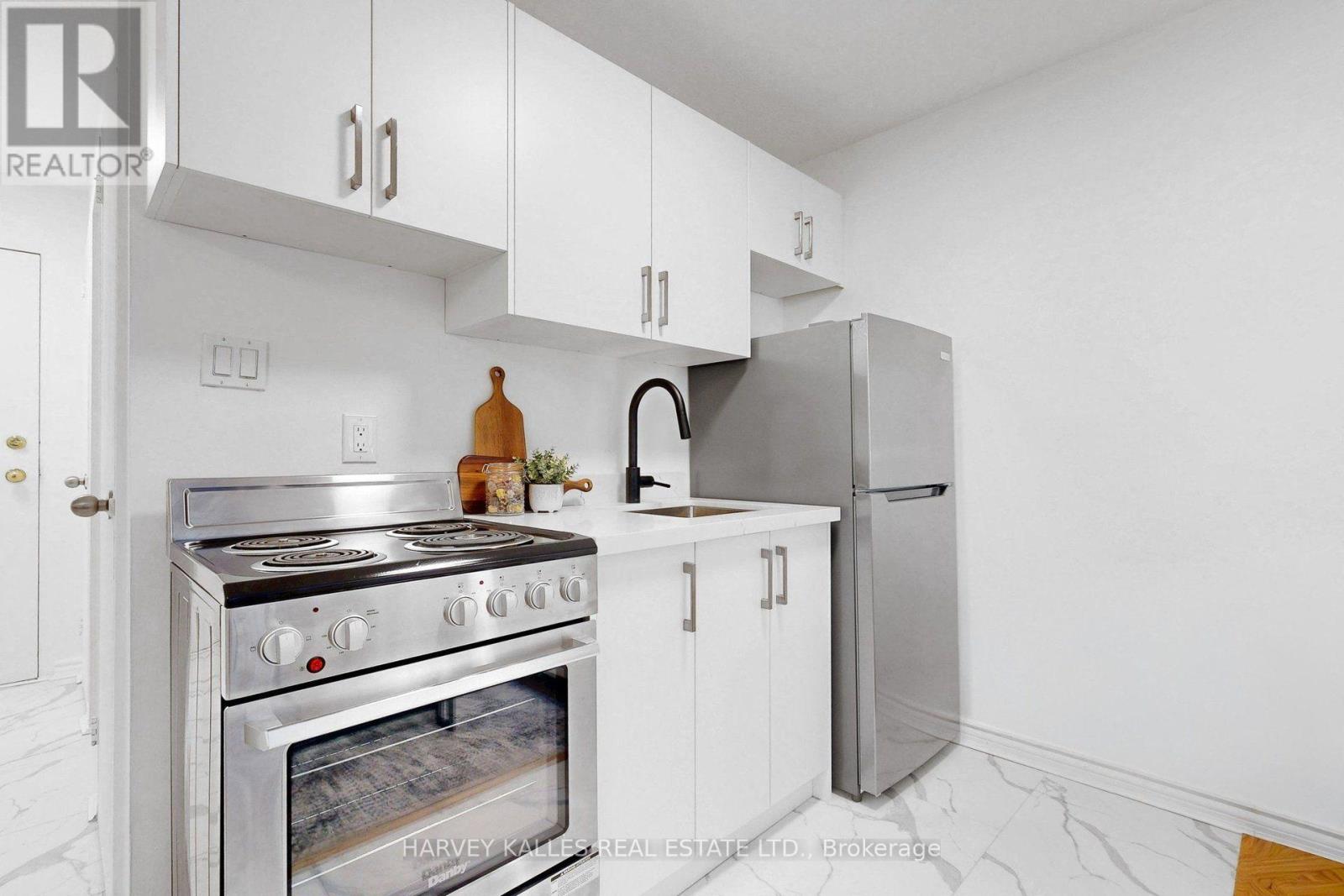 315 - 123 Woodbine Avenue, Toronto, Ontario M4L 3V8 - Photo 8 - E13810186