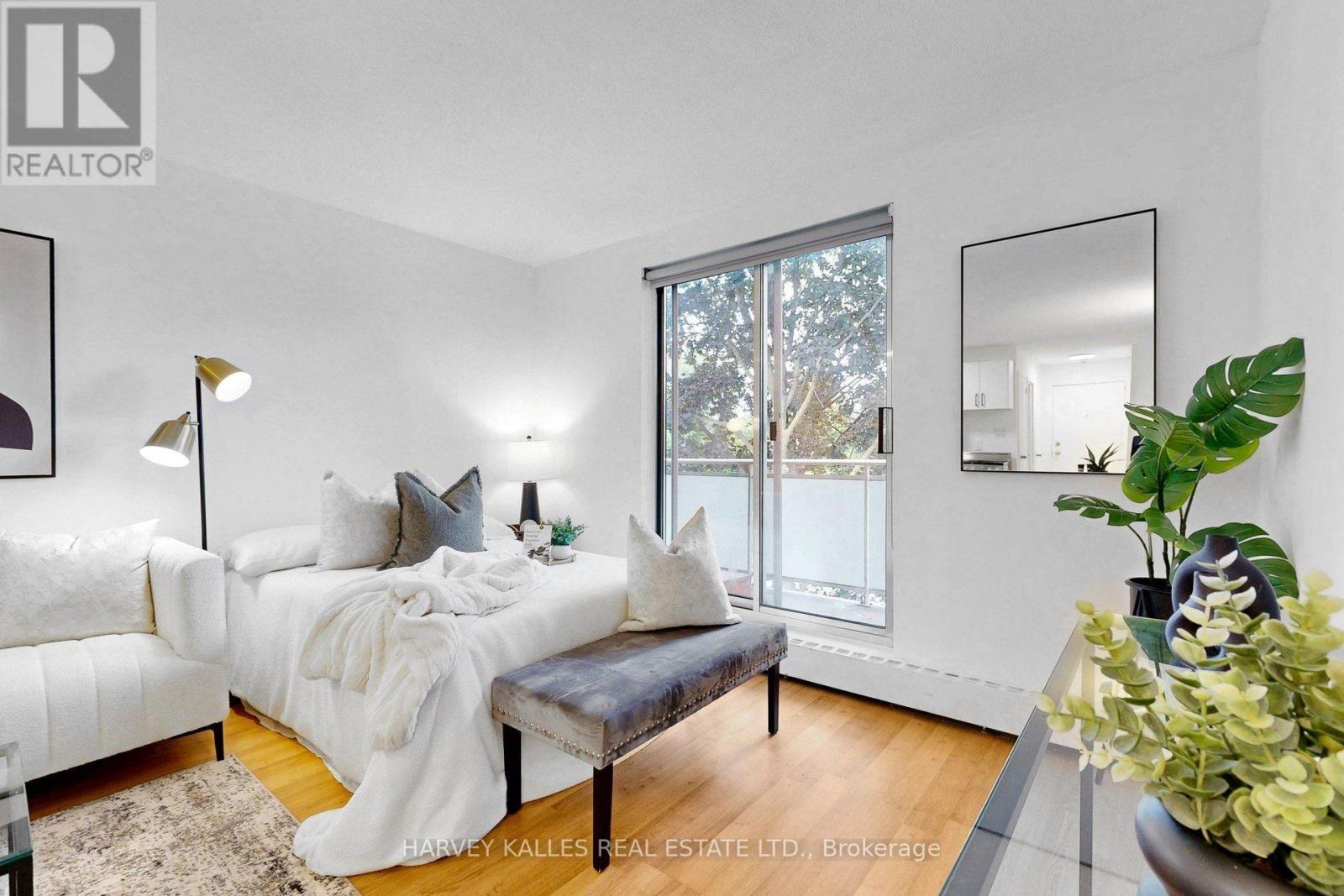 315 - 123 Woodbine Avenue, Toronto, Ontario M4L 3V8 - Photo 9 - E13810186