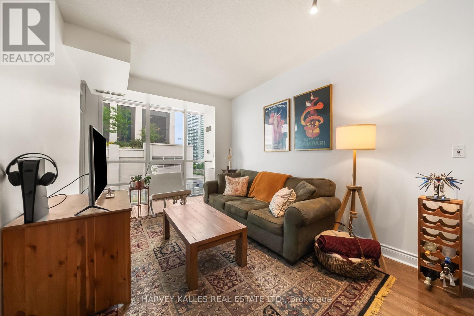 602 - 1910 Lake Shore Boulevard W, Toronto, Ontario M6S 1A2 - Photo 3 - W13810402