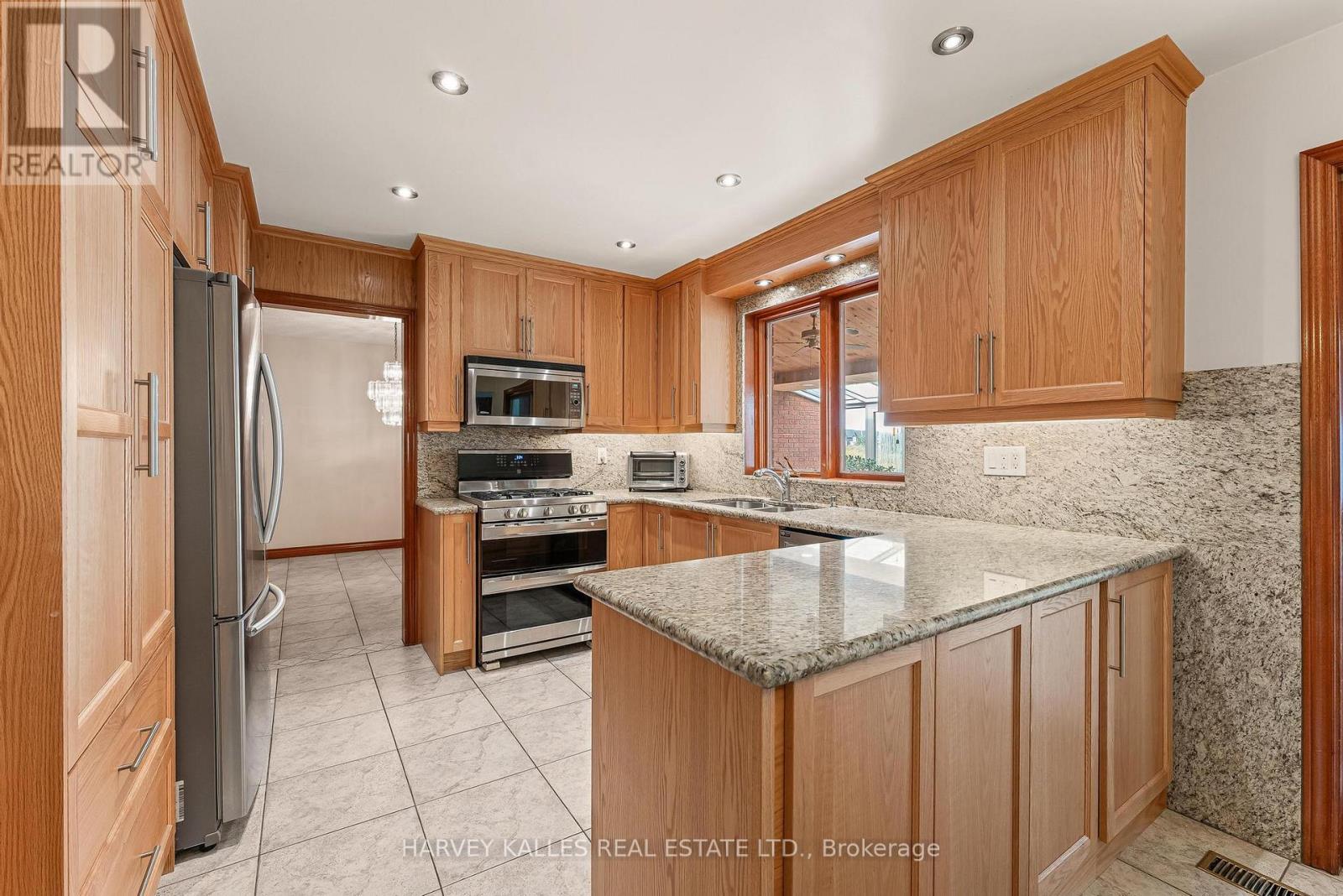113 Bond Crescent, Richmond Hill, Ontario L4E 3K9 - Photo 5 - N13811340