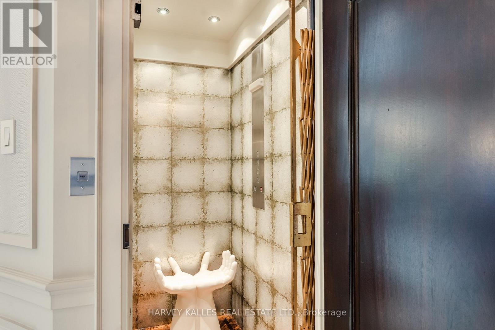 92 South Drive, Toronto, Ontario M4W 1R6 - Photo 16 - C13813766