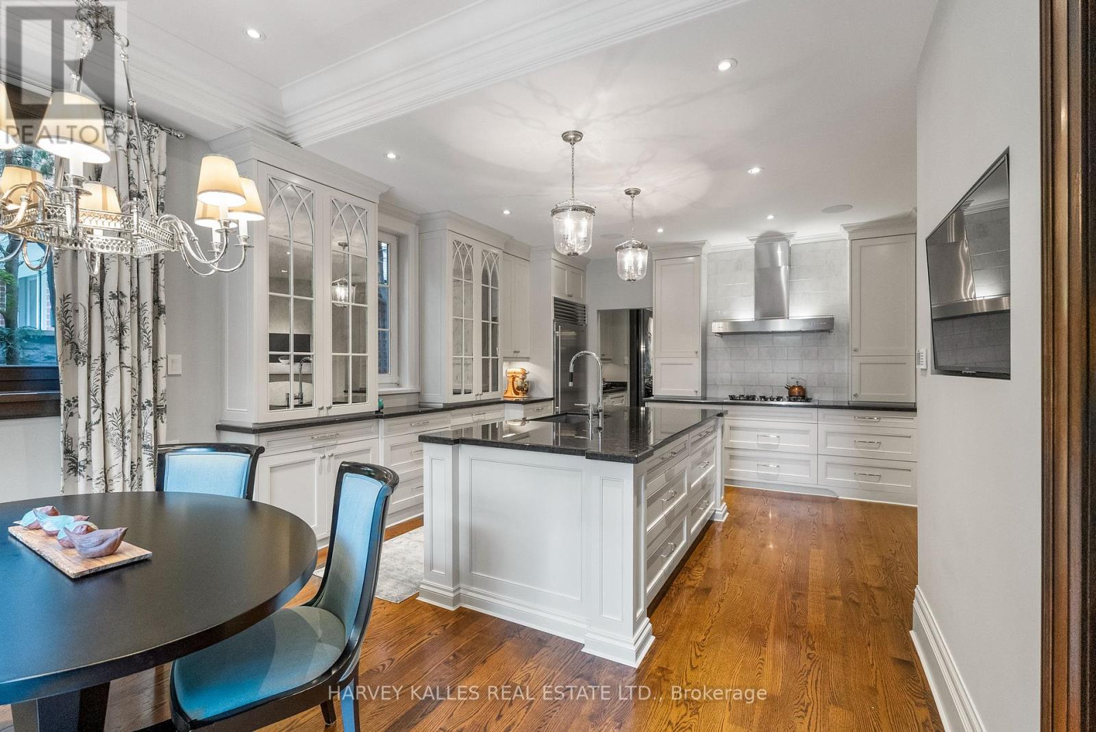 92 South Drive, Toronto, Ontario M4W 1R6 - Photo 20 - C13813766