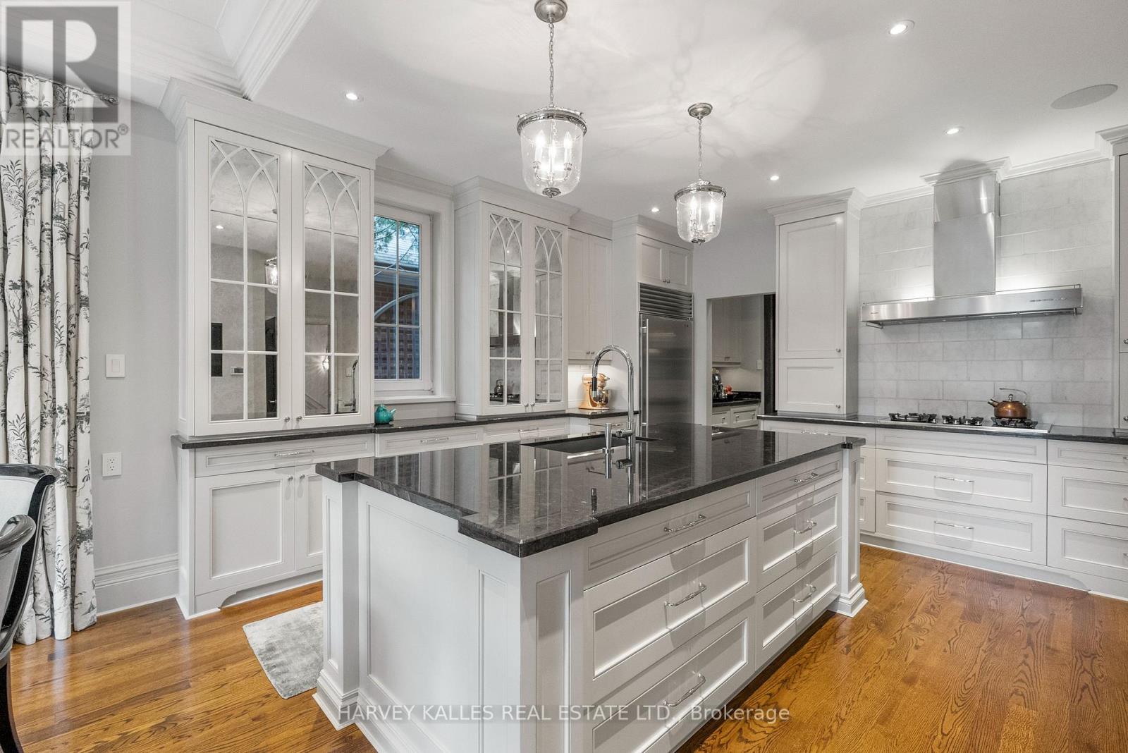 92 South Drive, Toronto, Ontario M4W 1R6 - Photo 22 - C13813766