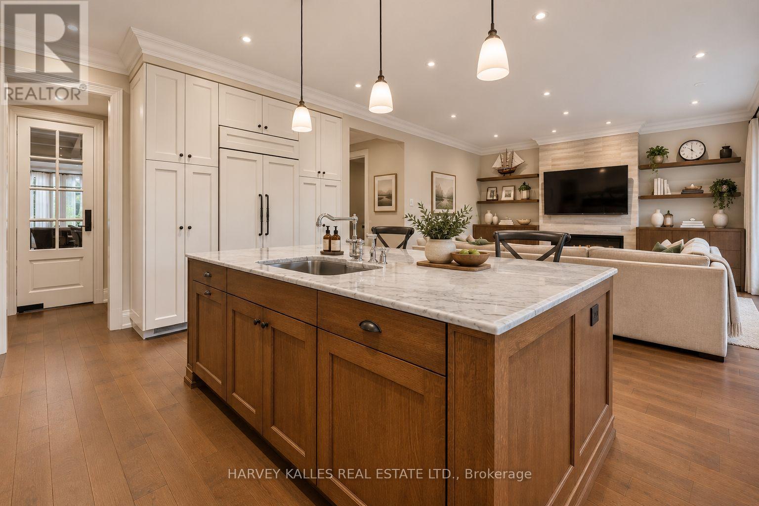 40 Sultana Avenue, Toronto, Ontario M6A 1T1 - Photo 15 - C13813886