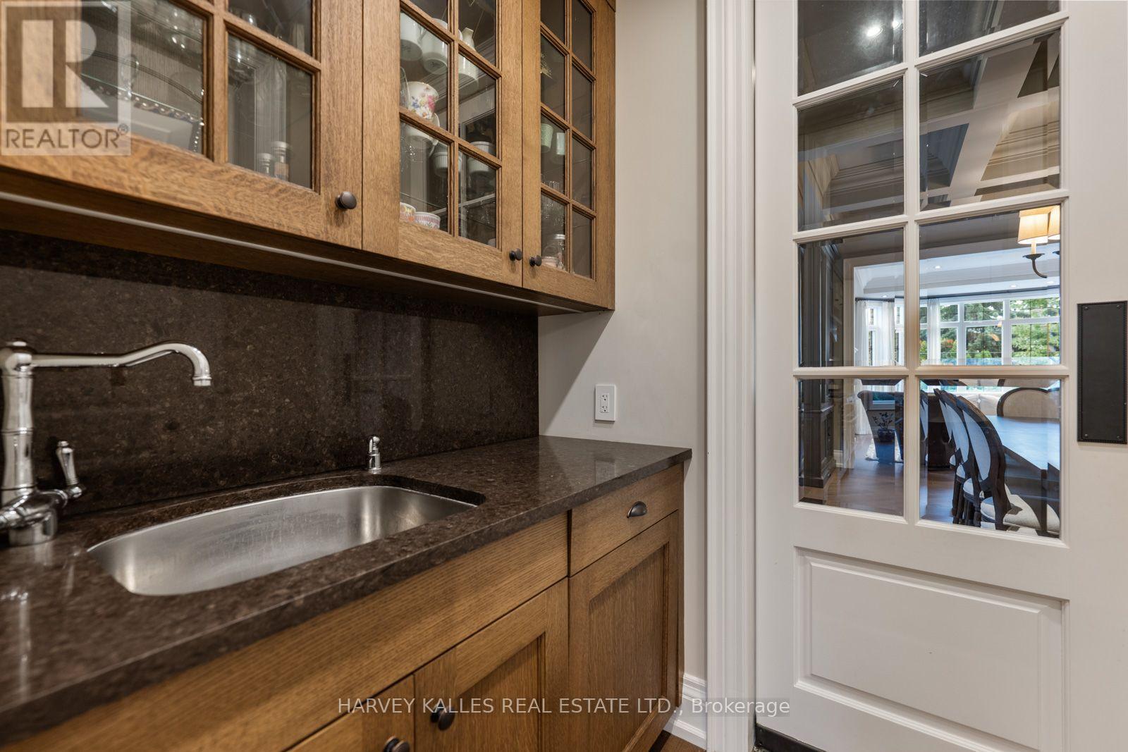 40 Sultana Avenue, Toronto, Ontario M6A 1T1 - Photo 16 - C13813886