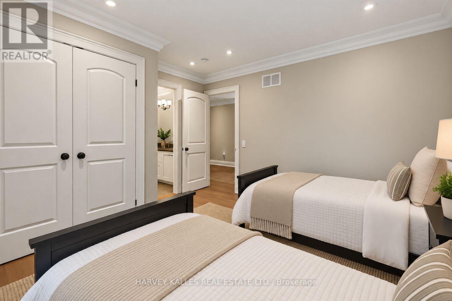 40 Sultana Avenue, Toronto, Ontario M6A 1T1 - Photo 29 - C13813886
