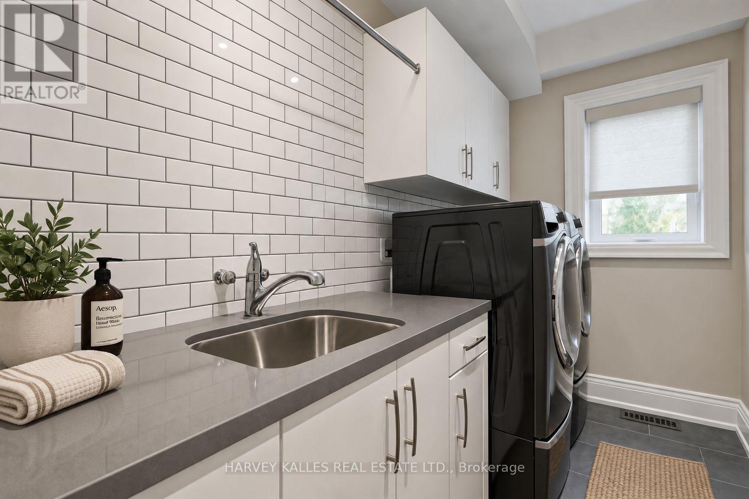 40 Sultana Avenue, Toronto, Ontario M6A 1T1 - Photo 34 - C13813886