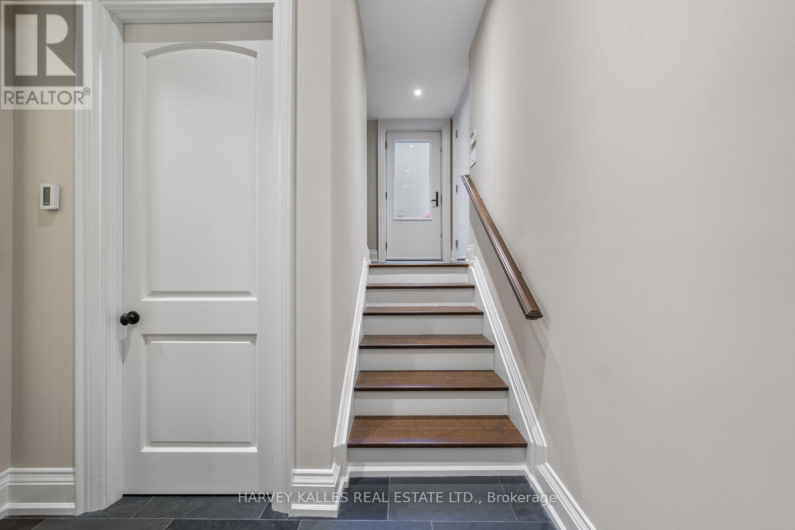 40 Sultana Avenue, Toronto, Ontario M6A 1T1 - Photo 37 - C13813886