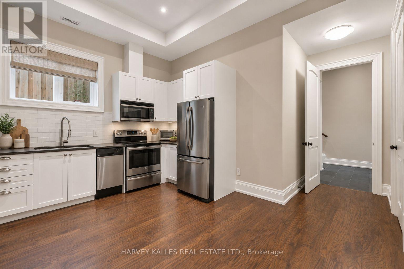 40 Sultana Avenue, Toronto, Ontario M6A 1T1 - Photo 38 - C13813886