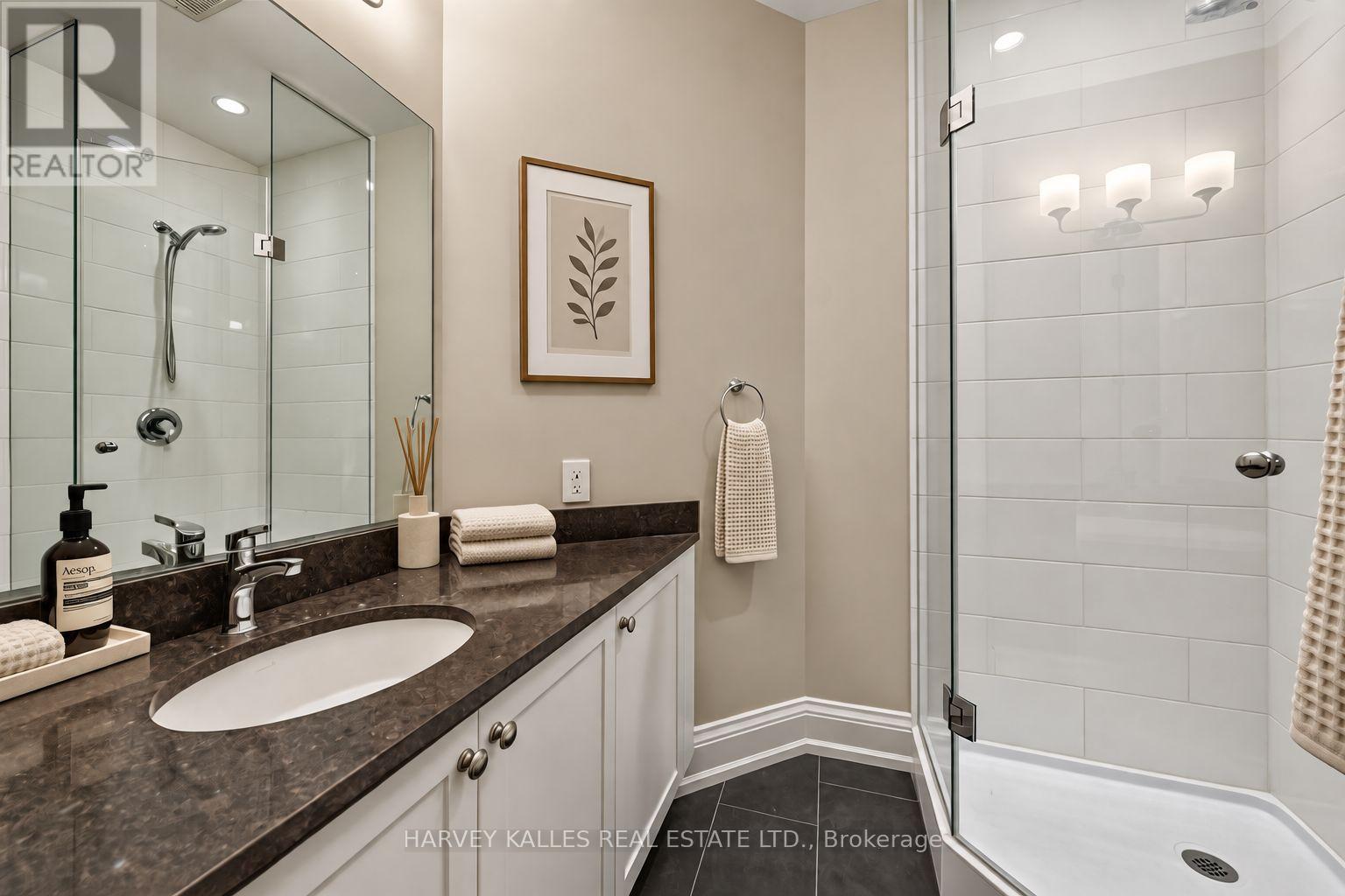 40 Sultana Avenue, Toronto, Ontario M6A 1T1 - Photo 42 - C13813886