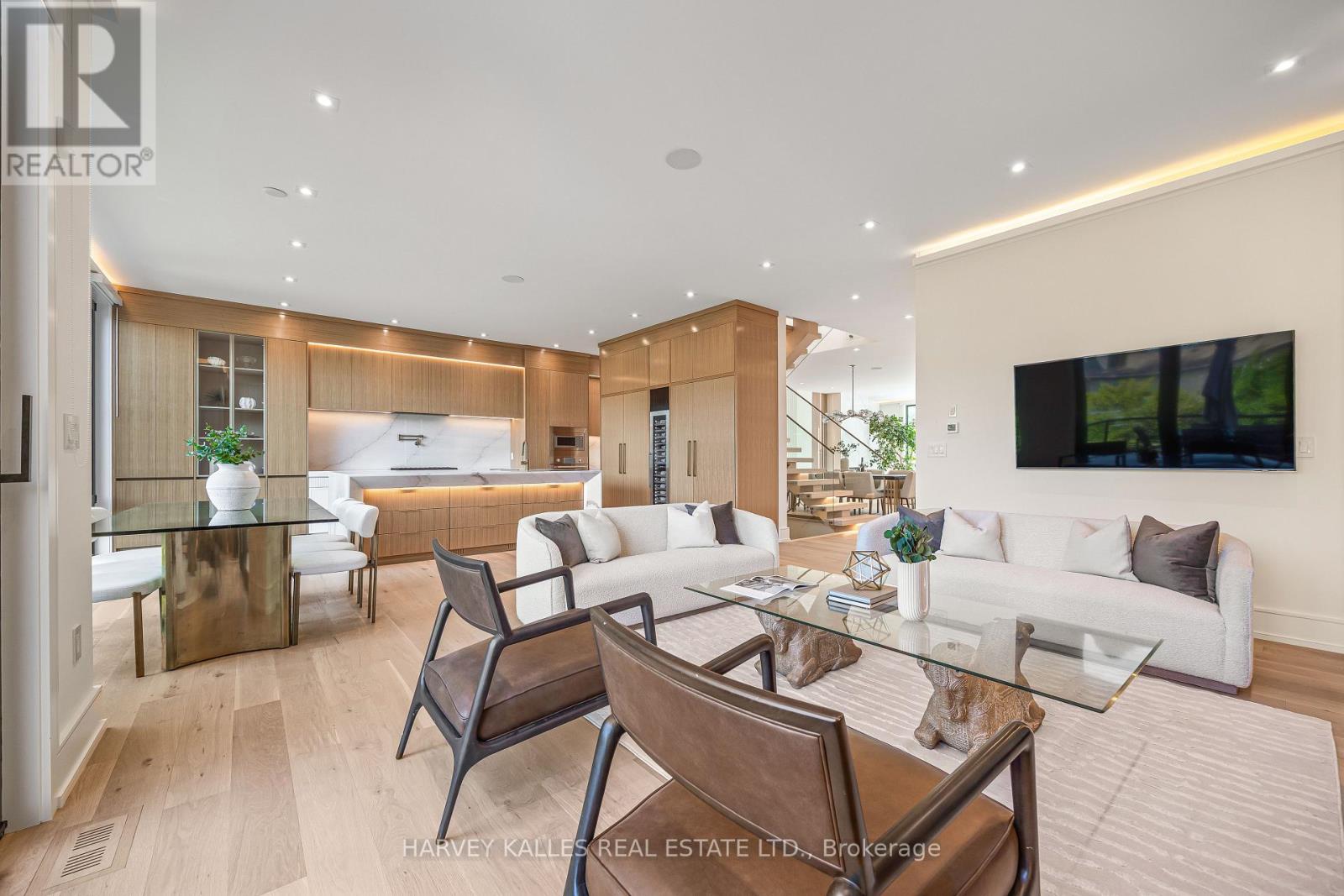 449 Elm Road, Toronto, Ontario M5M 3W8 - Photo 13 - C13814726