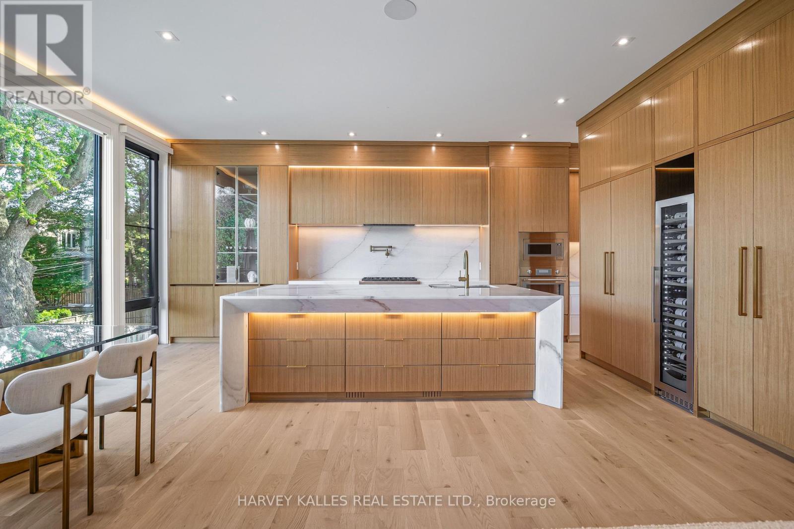 449 Elm Road, Toronto, Ontario M5M 3W8 - Photo 14 - C13814726
