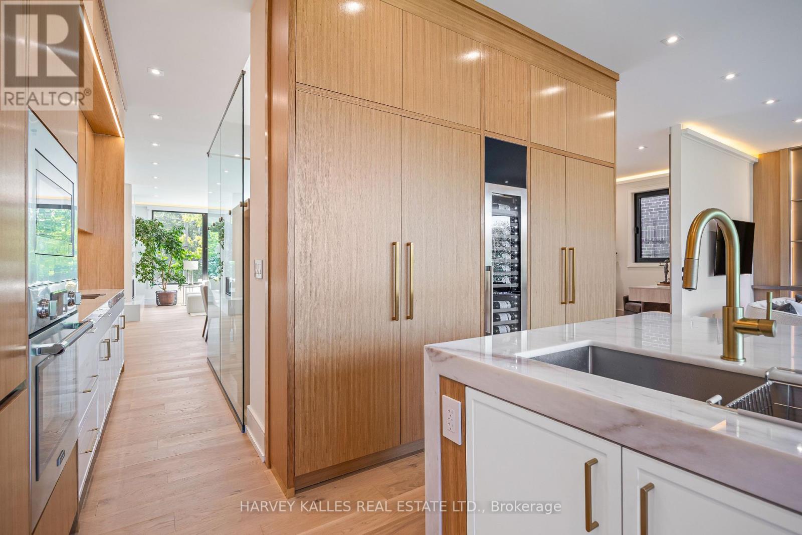 449 Elm Road, Toronto, Ontario M5M 3W8 - Photo 16 - C13814726