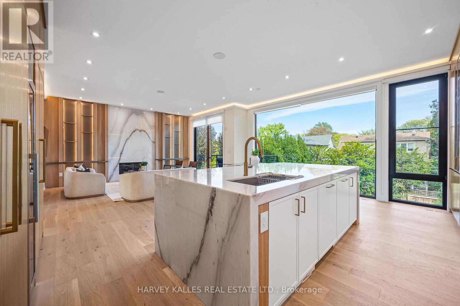 449 Elm Road, Toronto, Ontario M5M 3W8 - Photo 17 - C13814726