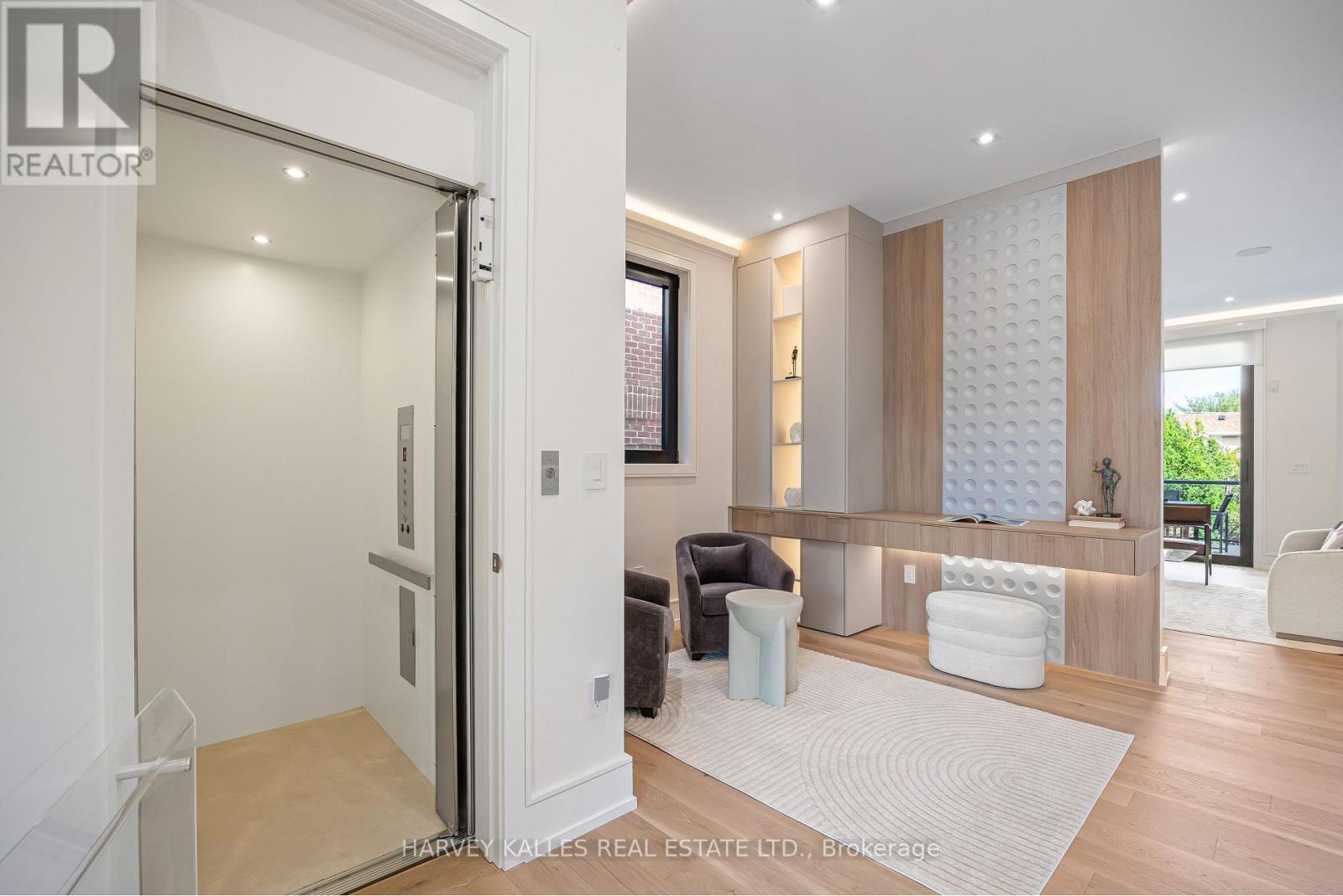 449 Elm Road, Toronto, Ontario M5M 3W8 - Photo 18 - C13814726