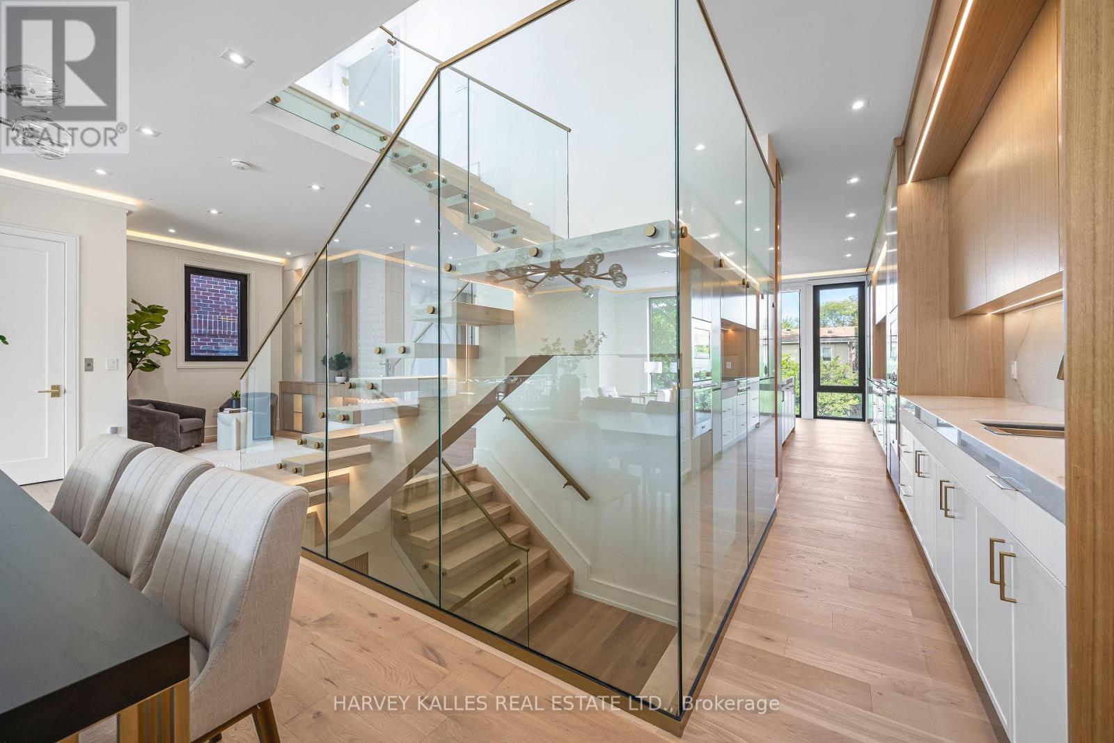 449 Elm Road, Toronto, Ontario M5M 3W8 - Photo 20 - C13814726