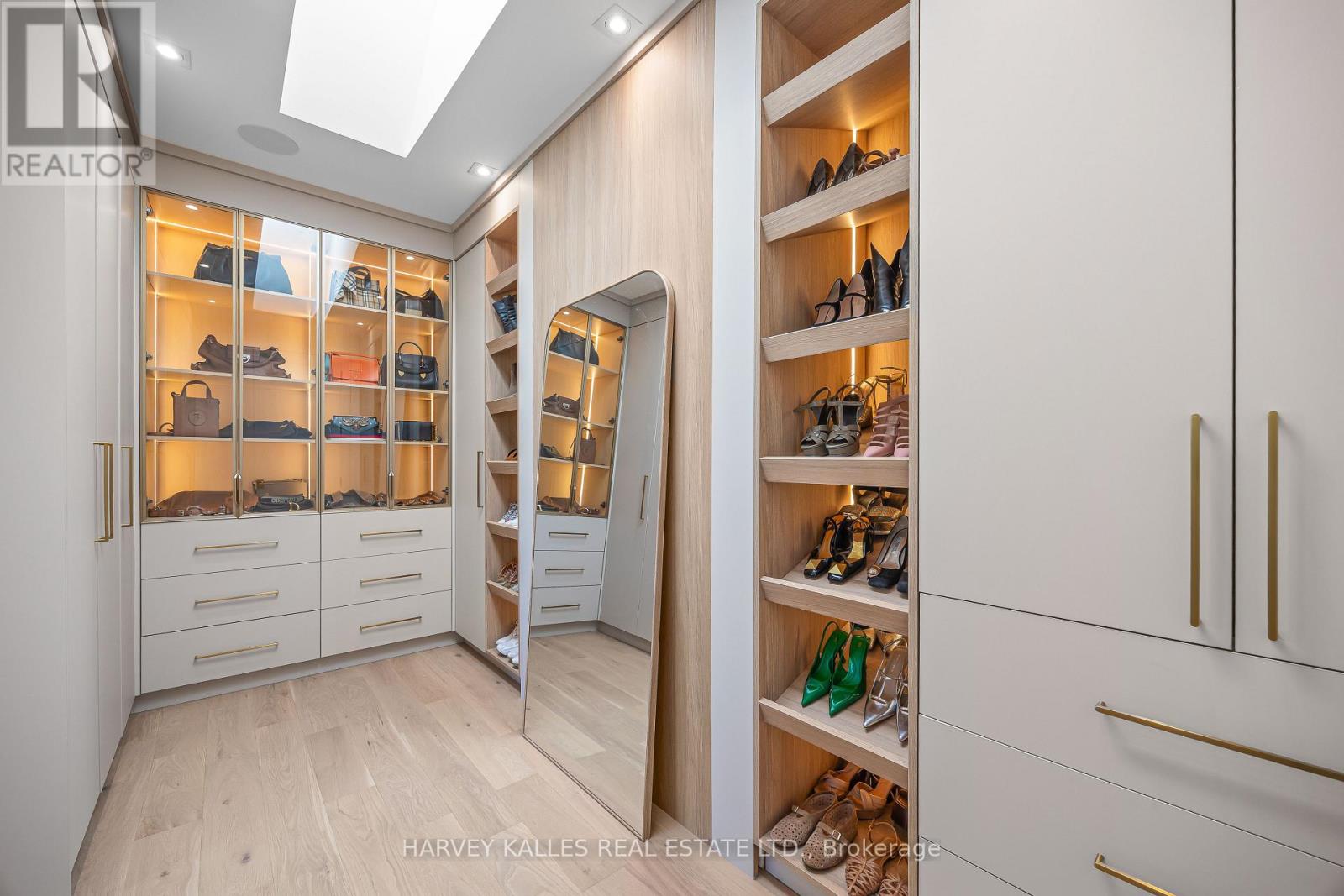 449 Elm Road, Toronto, Ontario M5M 3W8 - Photo 32 - C13814726