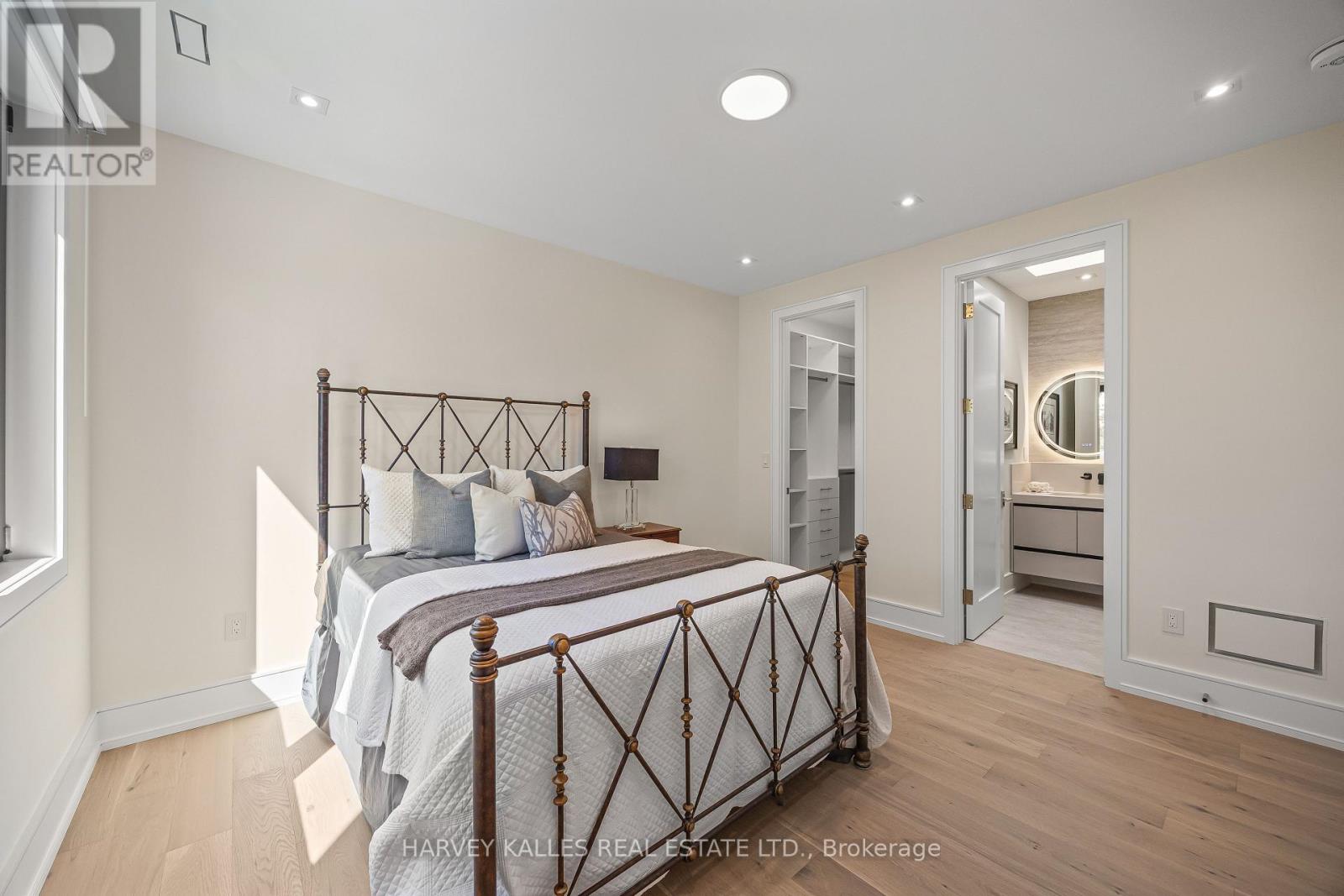 449 Elm Road, Toronto, Ontario M5M 3W8 - Photo 34 - C13814726