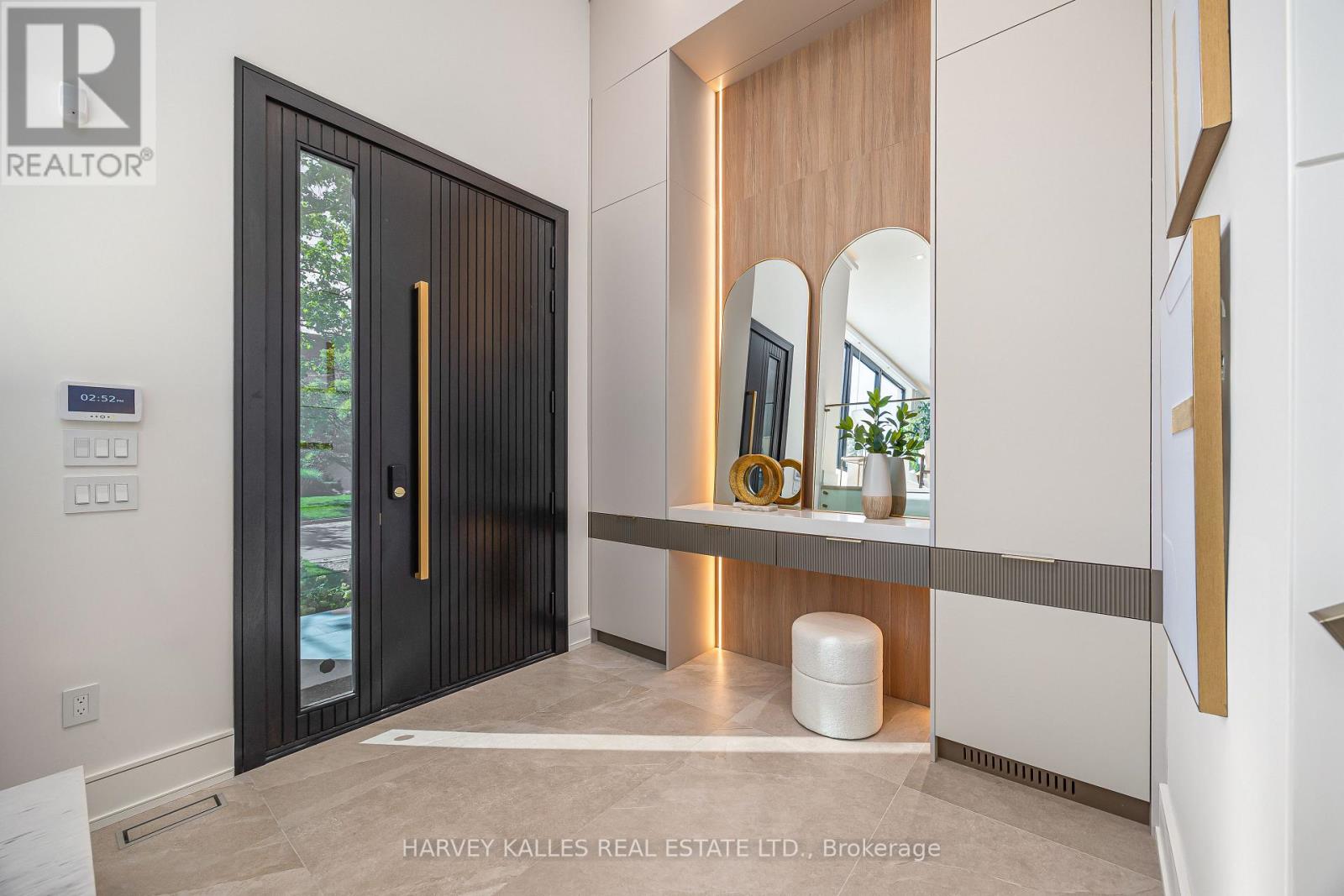 449 Elm Road, Toronto, Ontario M5M 3W8 - Photo 4 - C13814726