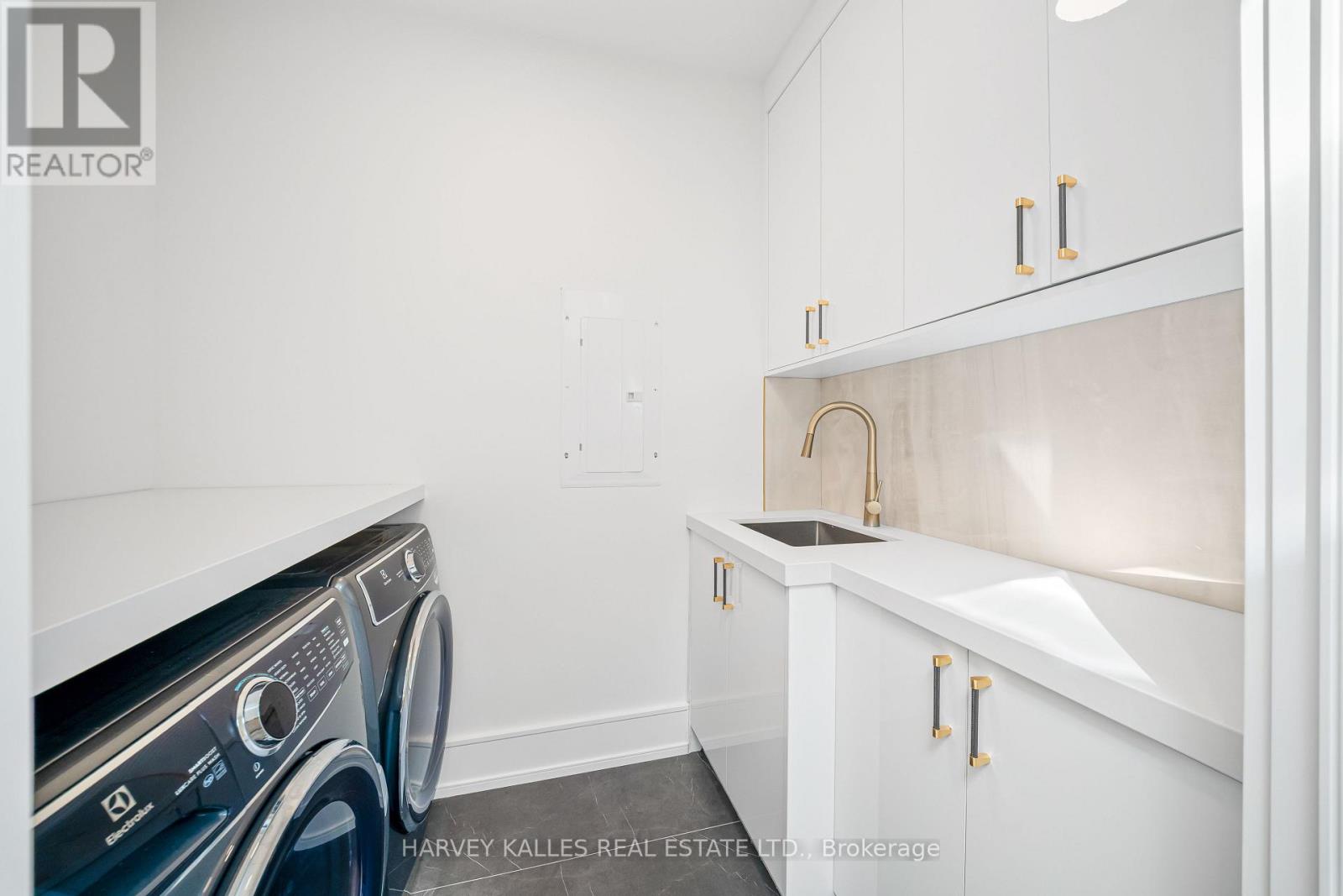 449 Elm Road, Toronto, Ontario M5M 3W8 - Photo 46 - C13814726
