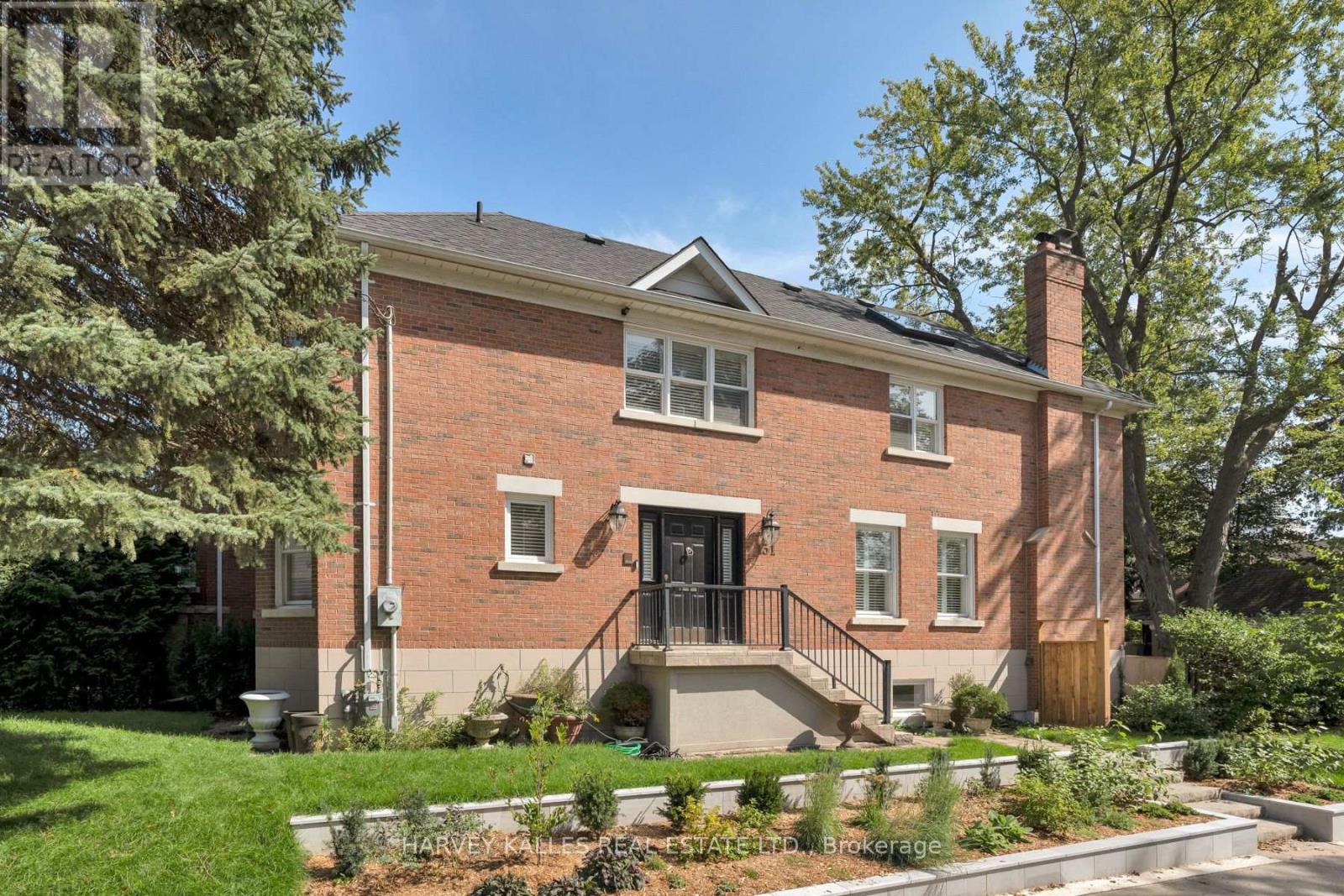 131 ROSEWELL AVENUE, Toronto, Ontario