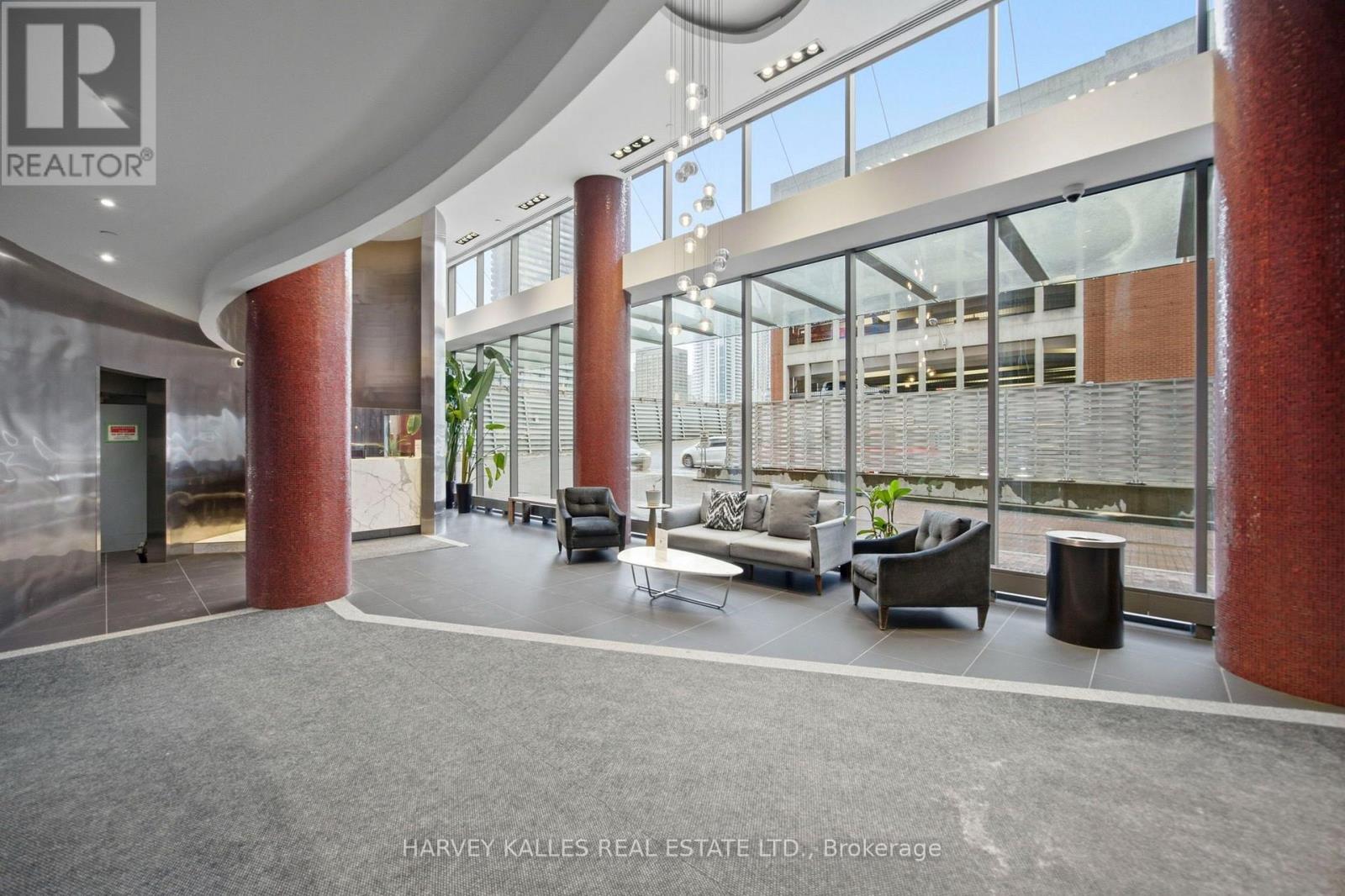 1612 - 1 Market Street, Toronto, Ontario M5E 0A2 - Photo 4 - C13815810