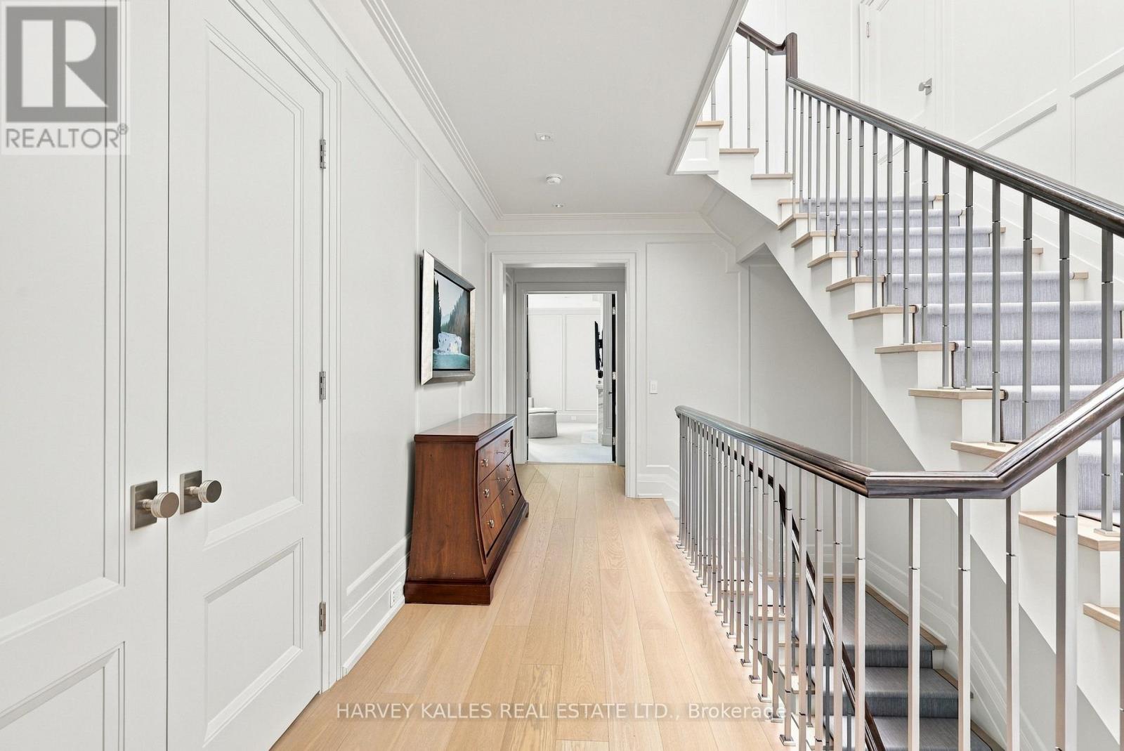 221 Dunvegan Road, Toronto, Ontario M5P 2P3 - Photo 19 - C13816180