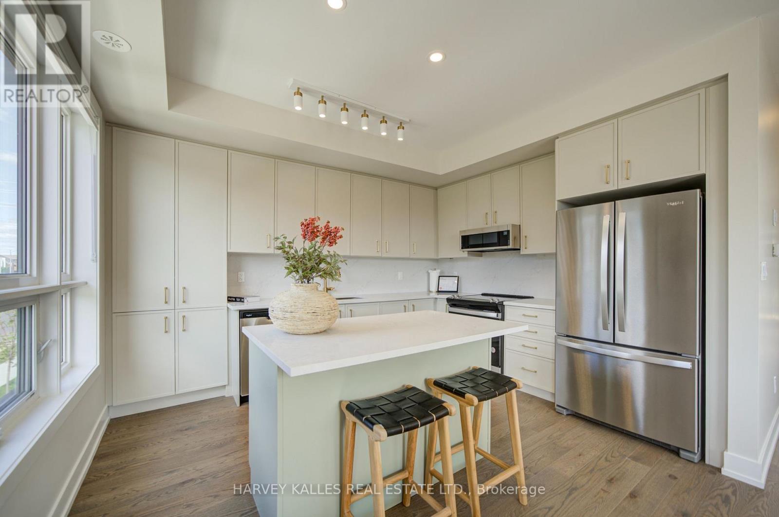 4 - 12 Lytham Green Circle, Newmarket, Ontario L3X 3A8 - Photo 30 - N13816658
