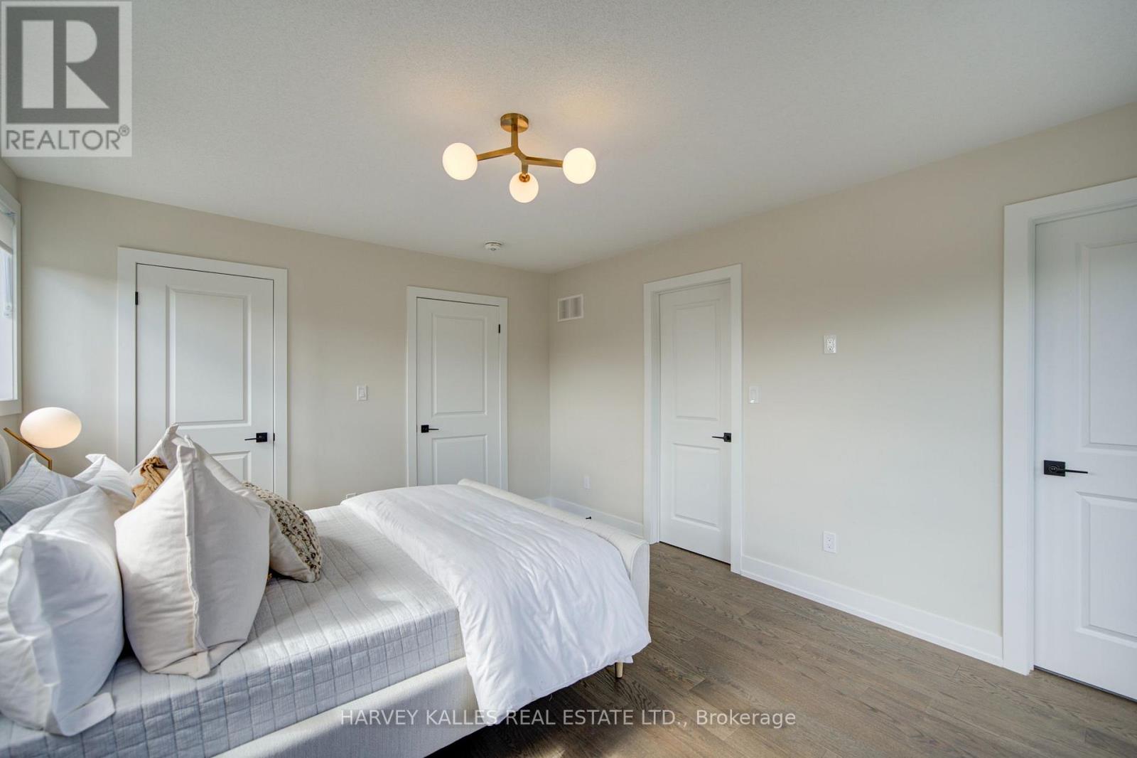 6 - 12 Lytham Green Circle, Newmarket, Ontario L3X 3A8 - Photo 47 - N13816814