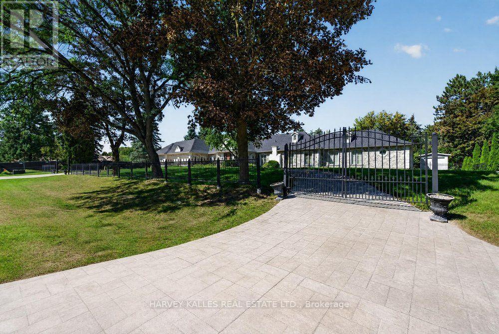 28 Putting Green Crescent, Vaughan, Ontario L0J 1C0 - Photo 3 - N13818322