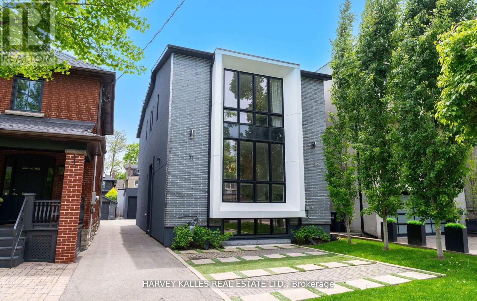 31 KILBARRY ROAD, Toronto, Ontario