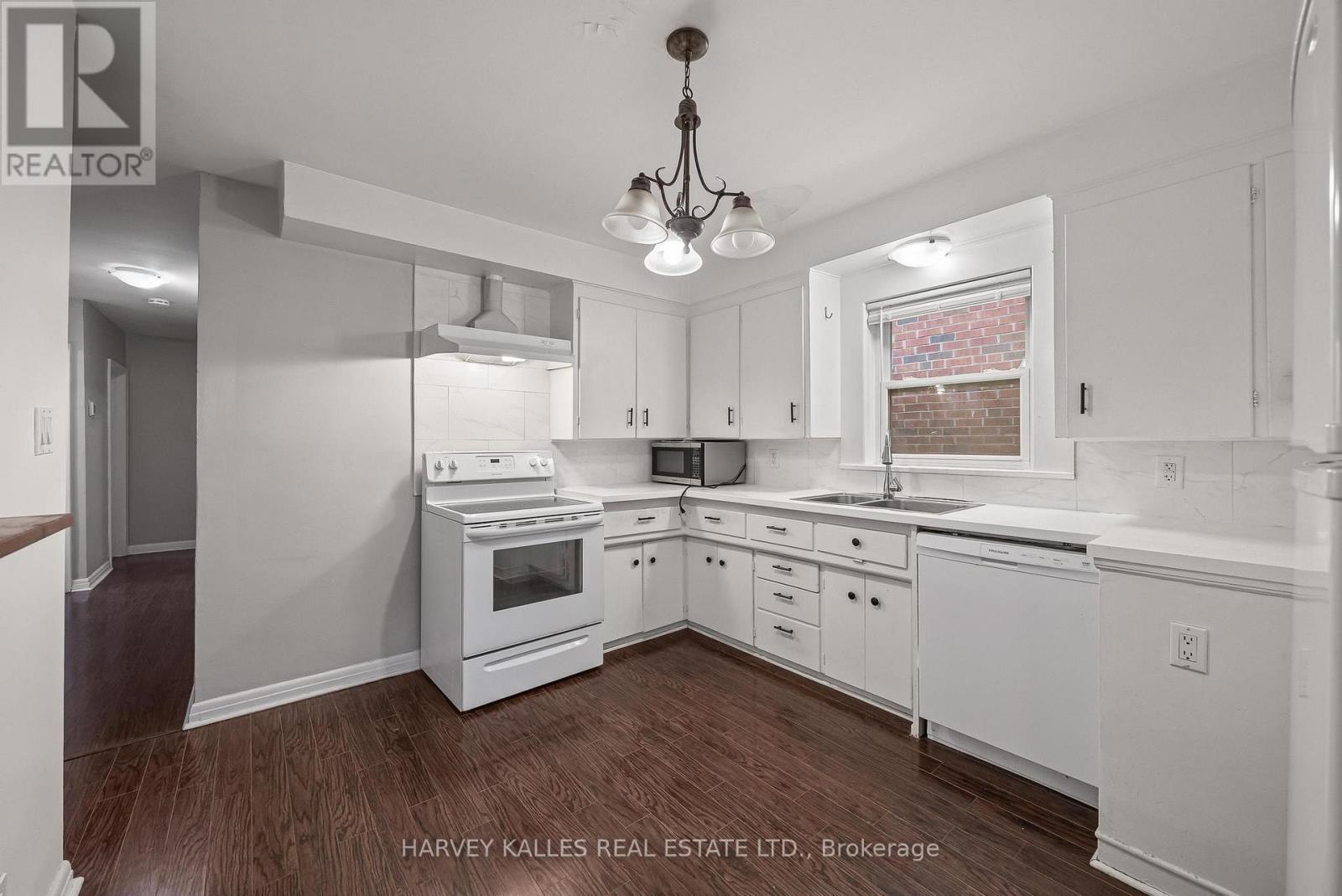 Main - 128 Bogert Avenue, Toronto, Ontario M2N 1K8 - Photo 6 - C13819858