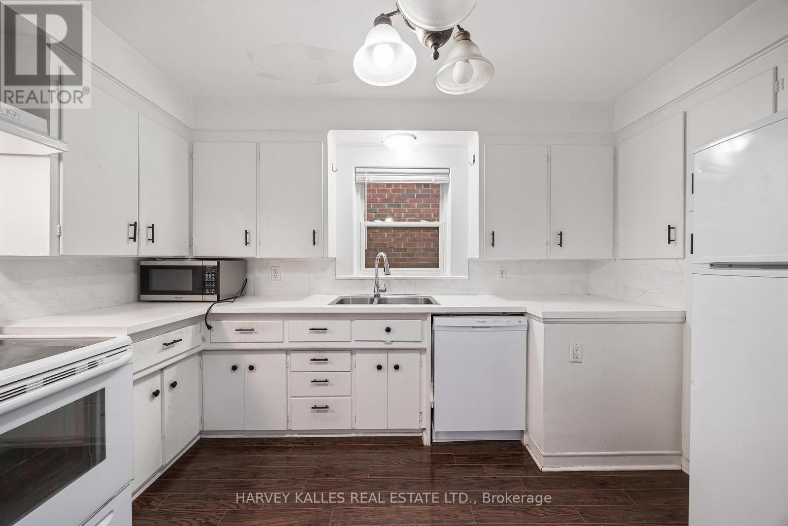 Main - 128 Bogert Avenue, Toronto, Ontario M2N 1K8 - Photo 8 - C13819858