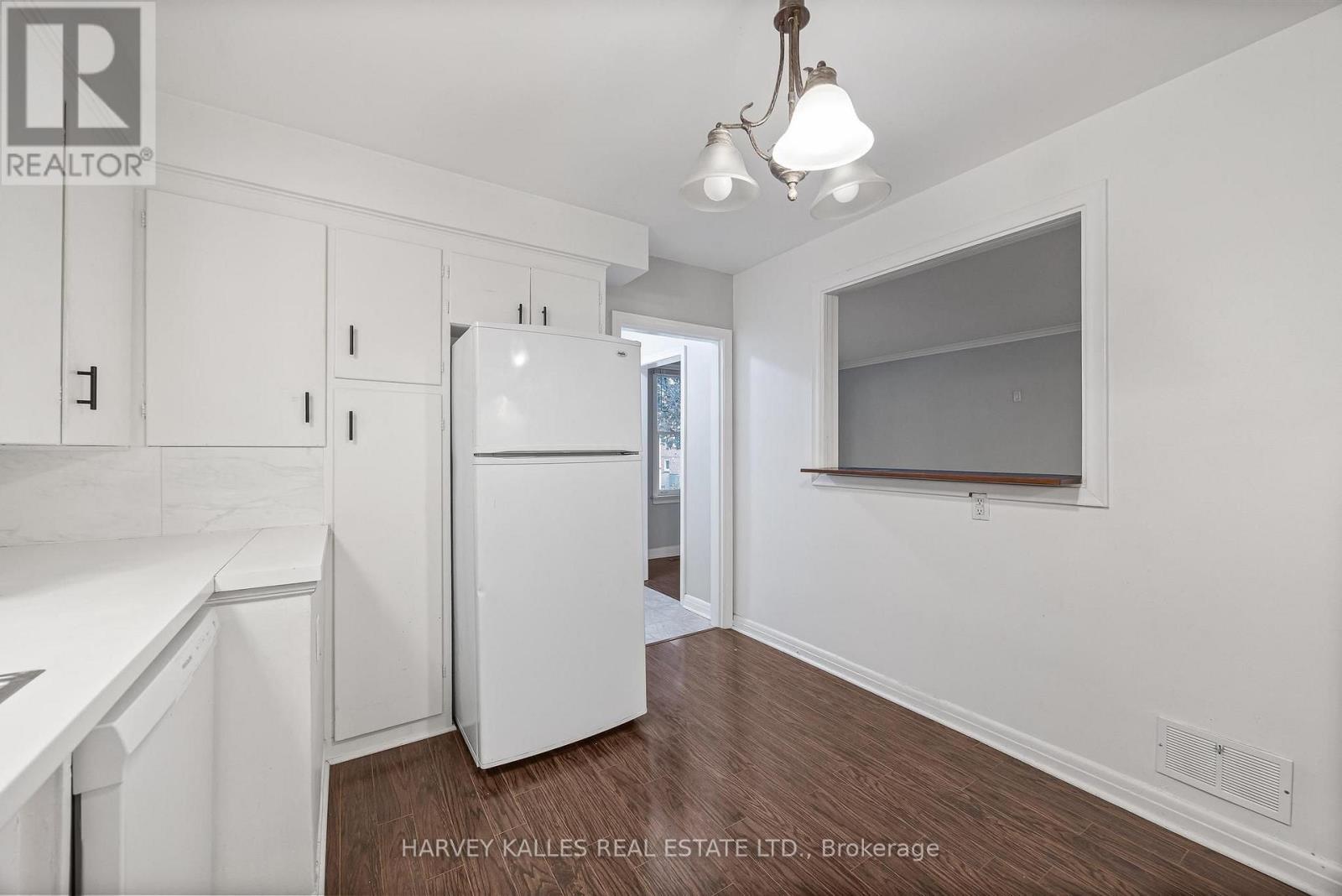 Main - 128 Bogert Avenue, Toronto, Ontario M2N 1K8 - Photo 9 - C13819858