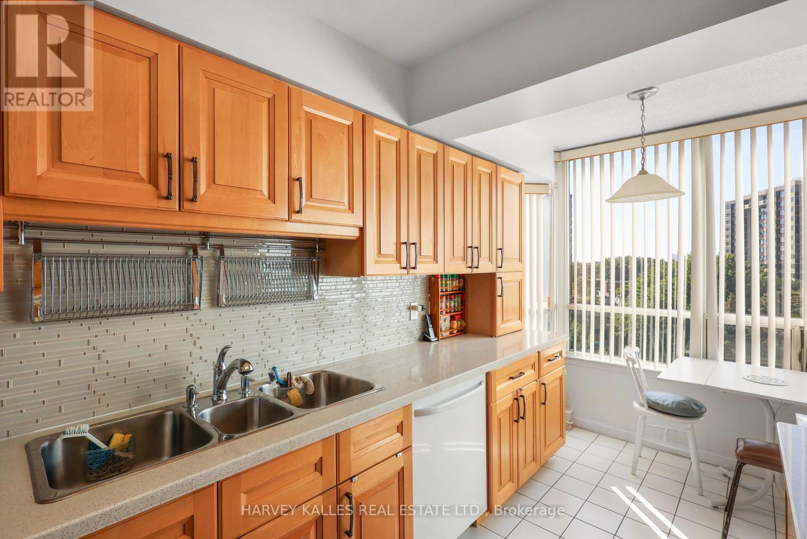 605 - 1121 Steeles Avenue W, Toronto, Ontario M2R 3W7 - Photo 15 - C13820088