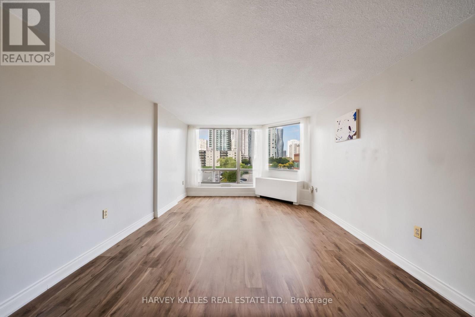 505 - 25 Fairview Road, Mississauga, Ontario L5B 3Y8 - Photo 2 - W13821166