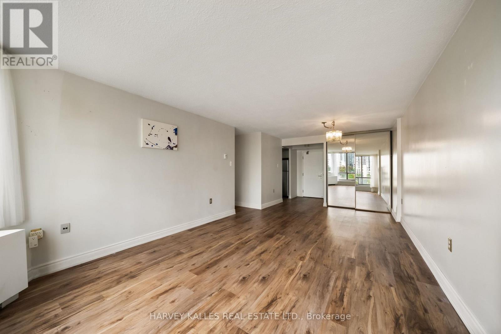 505 - 25 Fairview Road, Mississauga, Ontario L5B 3Y8 - Photo 4 - W13821166